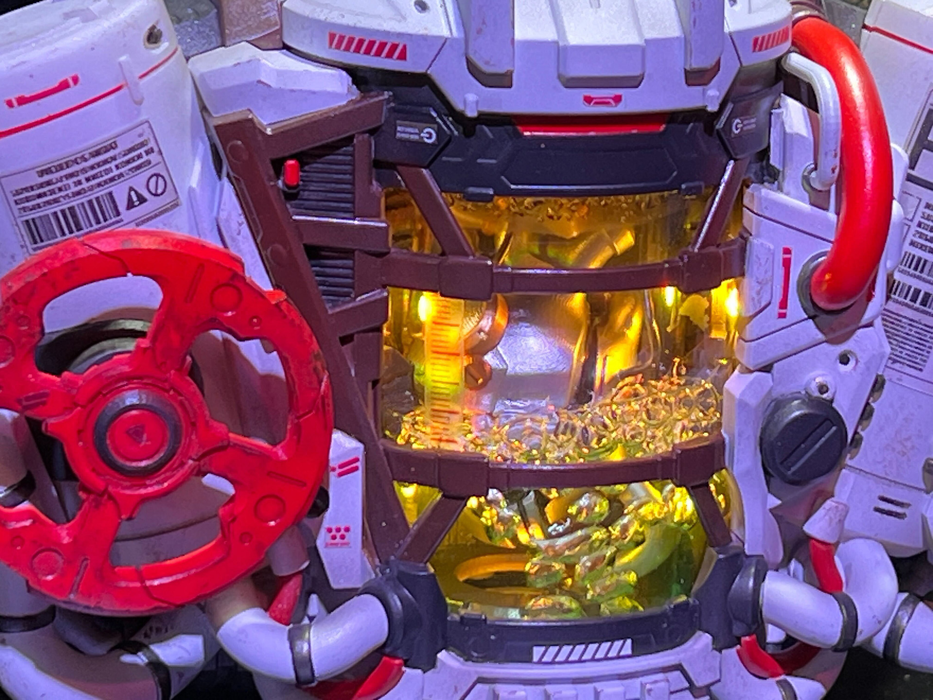 中央部が発光し、沸騰したような表現が家訓できる