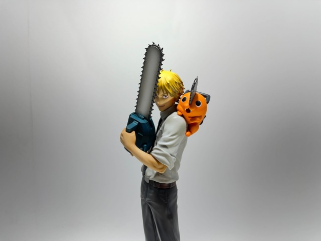 「チェンソーマン」デンジ＆ポチタ