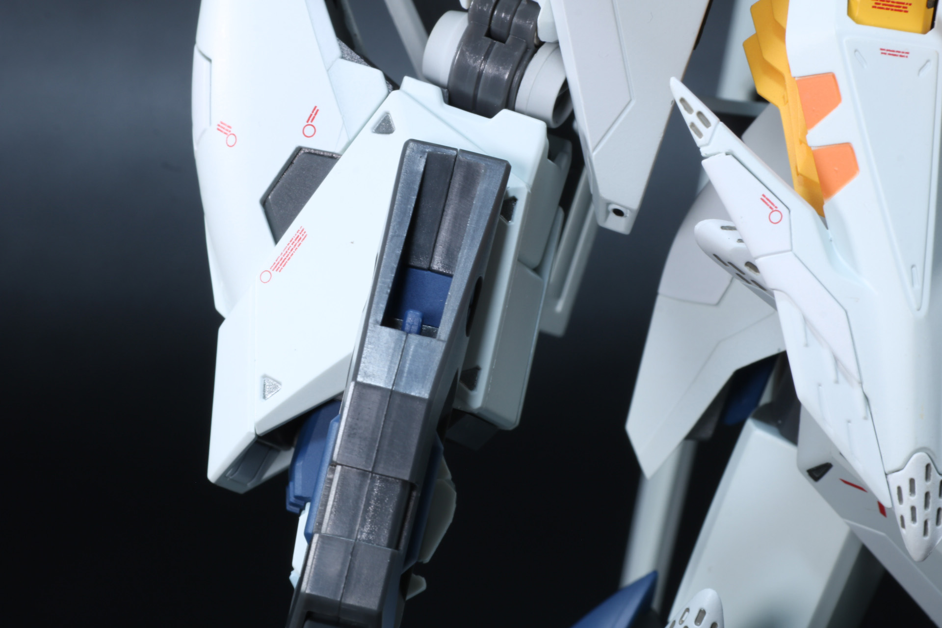 ビーム・ライフルにEパックを装着することができる