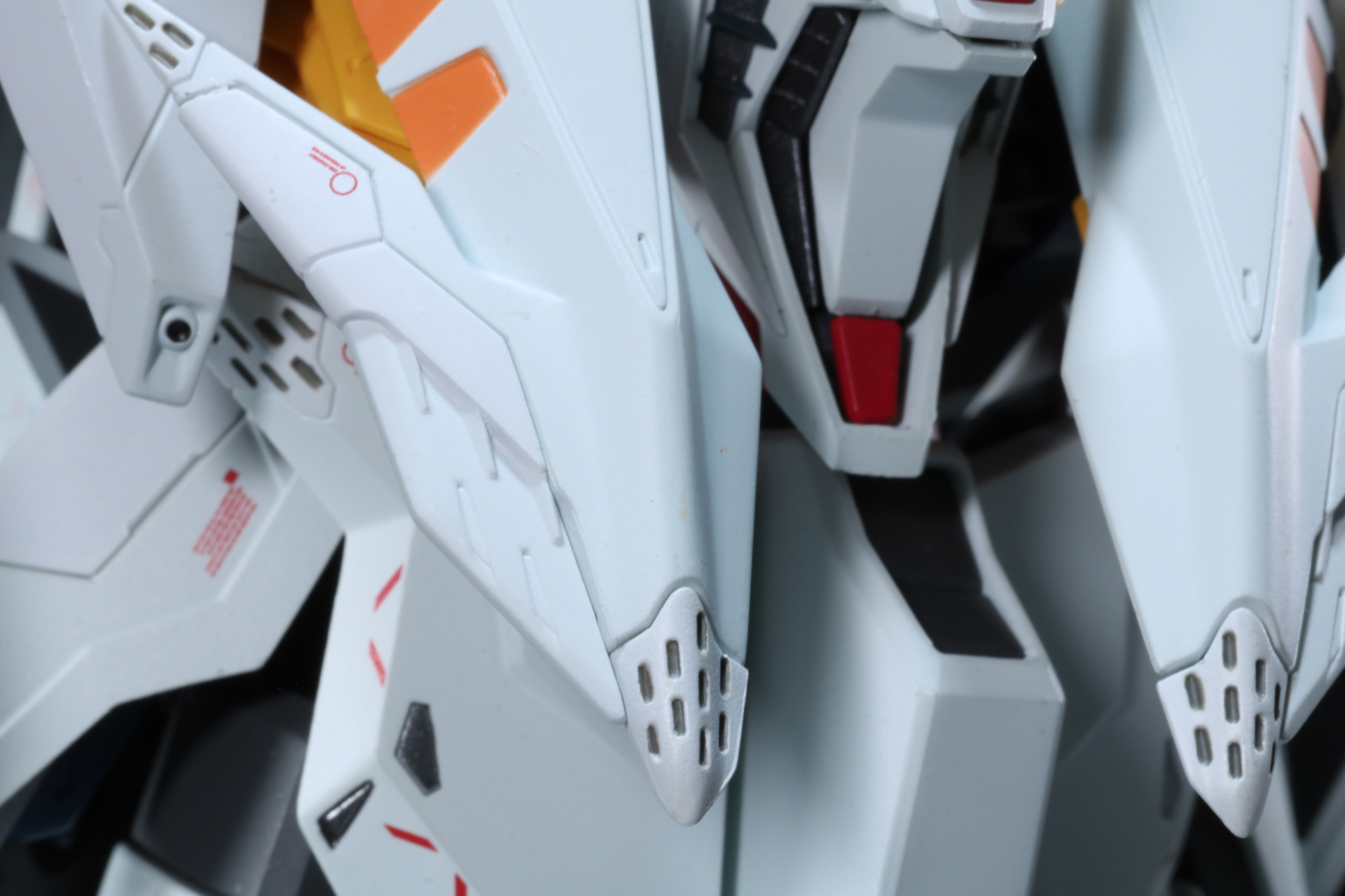 細かい部分にまで塗装が施され、情報密度の高さがうかがえる