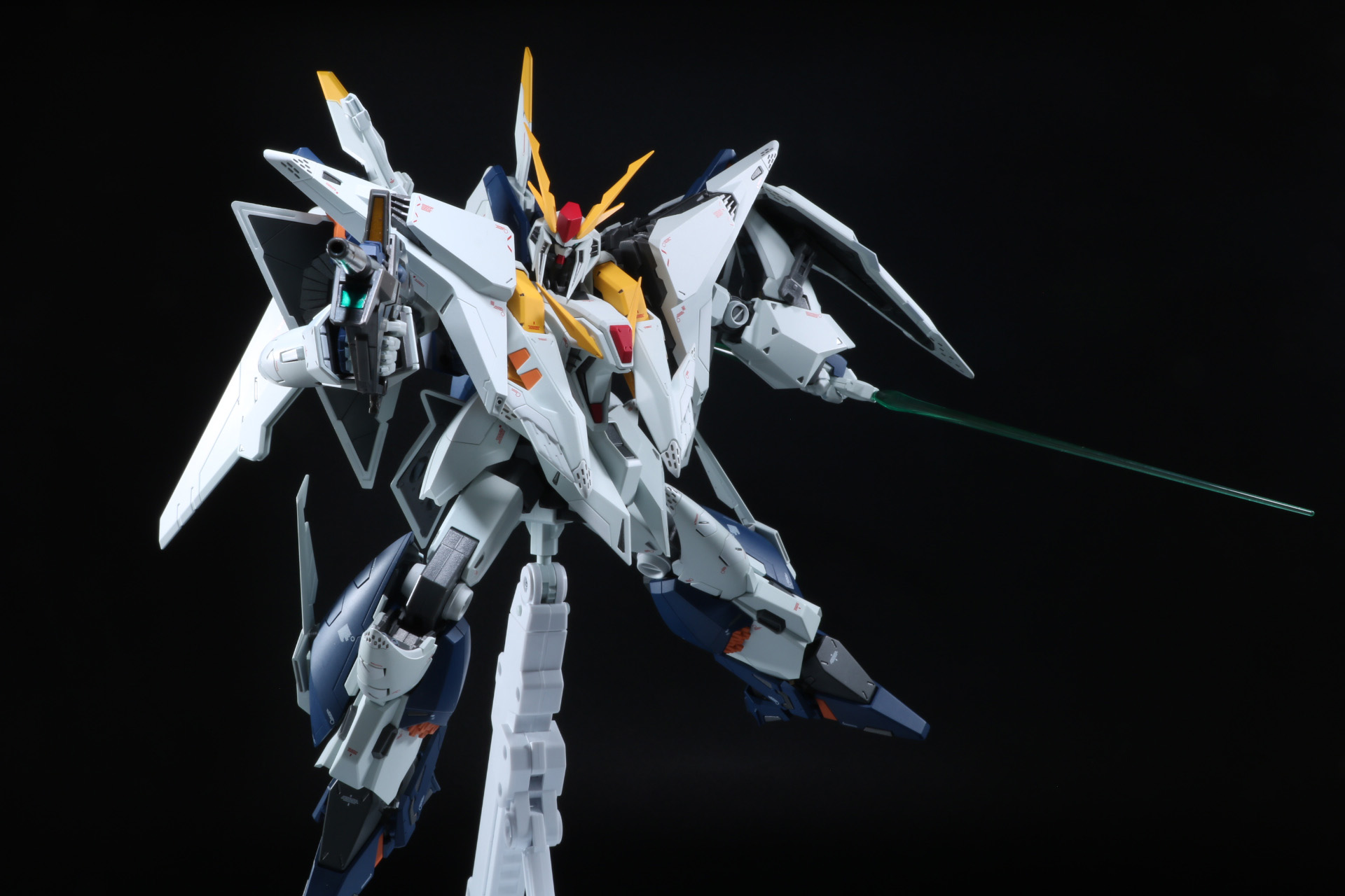 側面に回る相手に照準を合わせる