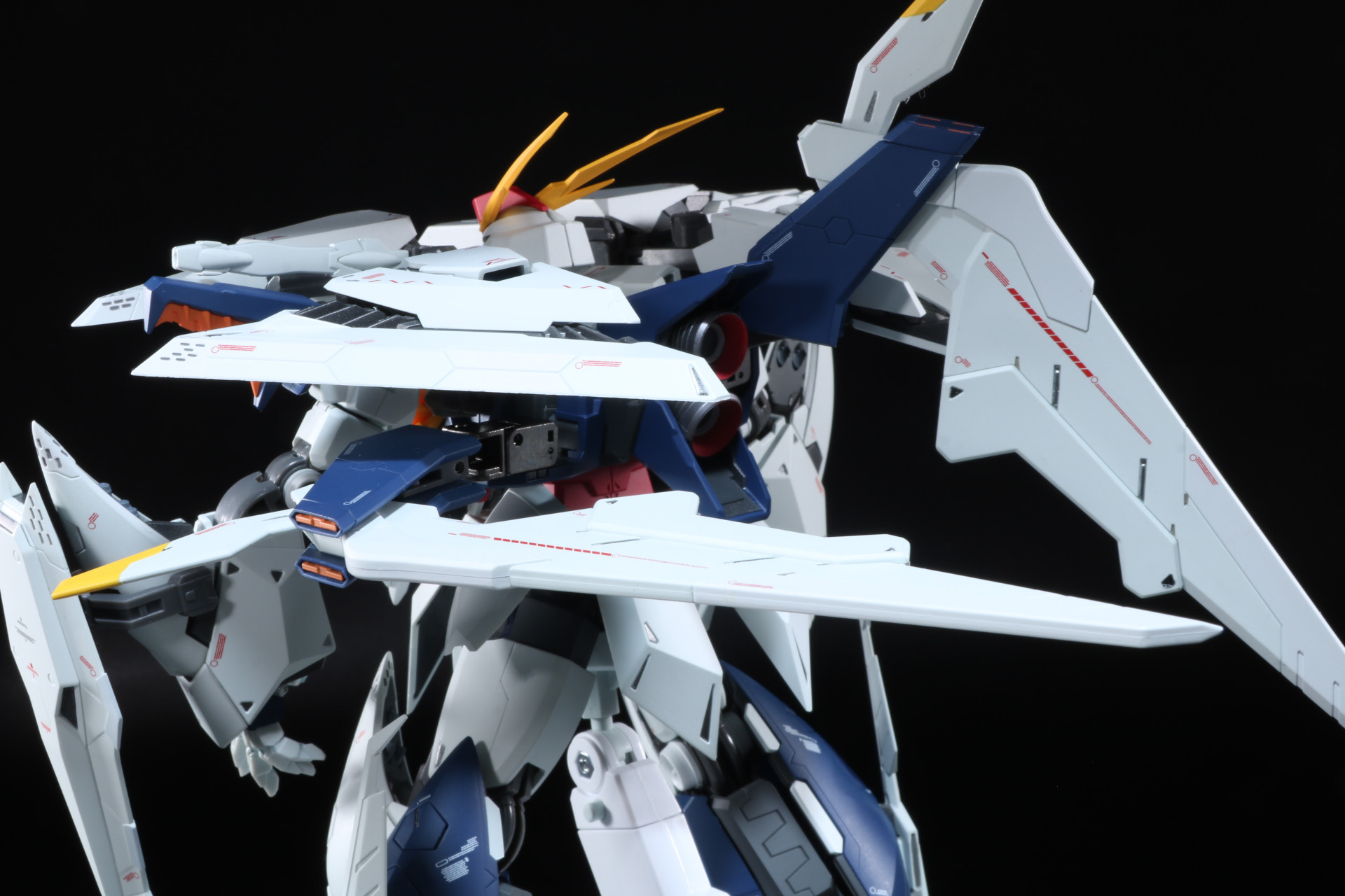 翼パーツの位置を調整