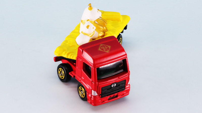 車体はトレーラーと荷台で向きが変えられます