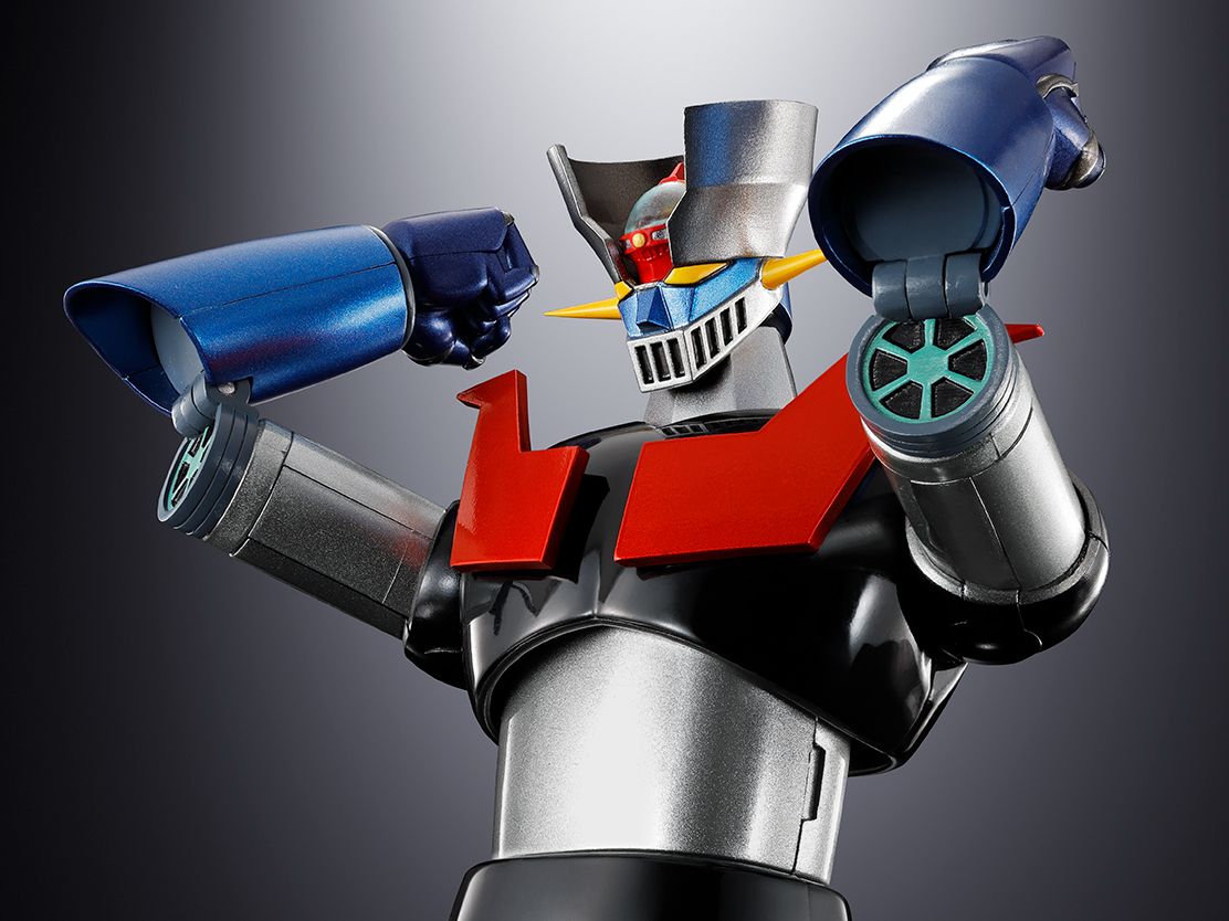 「超合金魂 GX-111 グレートマジンガー 革進 -KAKUMEI SHINKA-」（別売り）と並び立つGX-117 マジンガーZ（強化型）革進