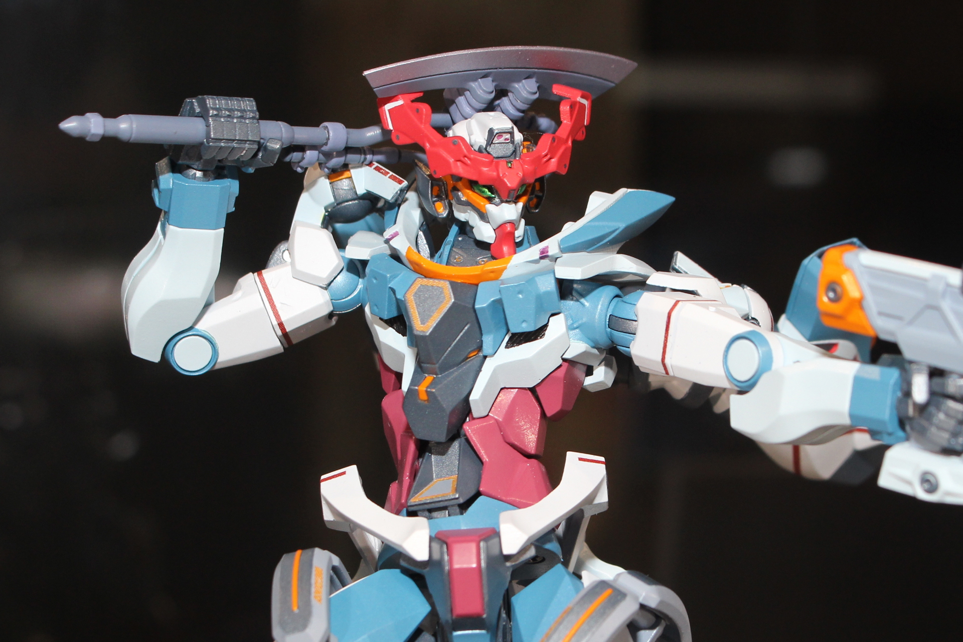 他の何にも例えられないような超個性的なシルエットを忠実再現