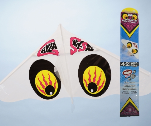 50年前にアメリカから輸入され日本で販売された「ゲイラカイト」。当時のデザインのまま販売されている。価格は858円