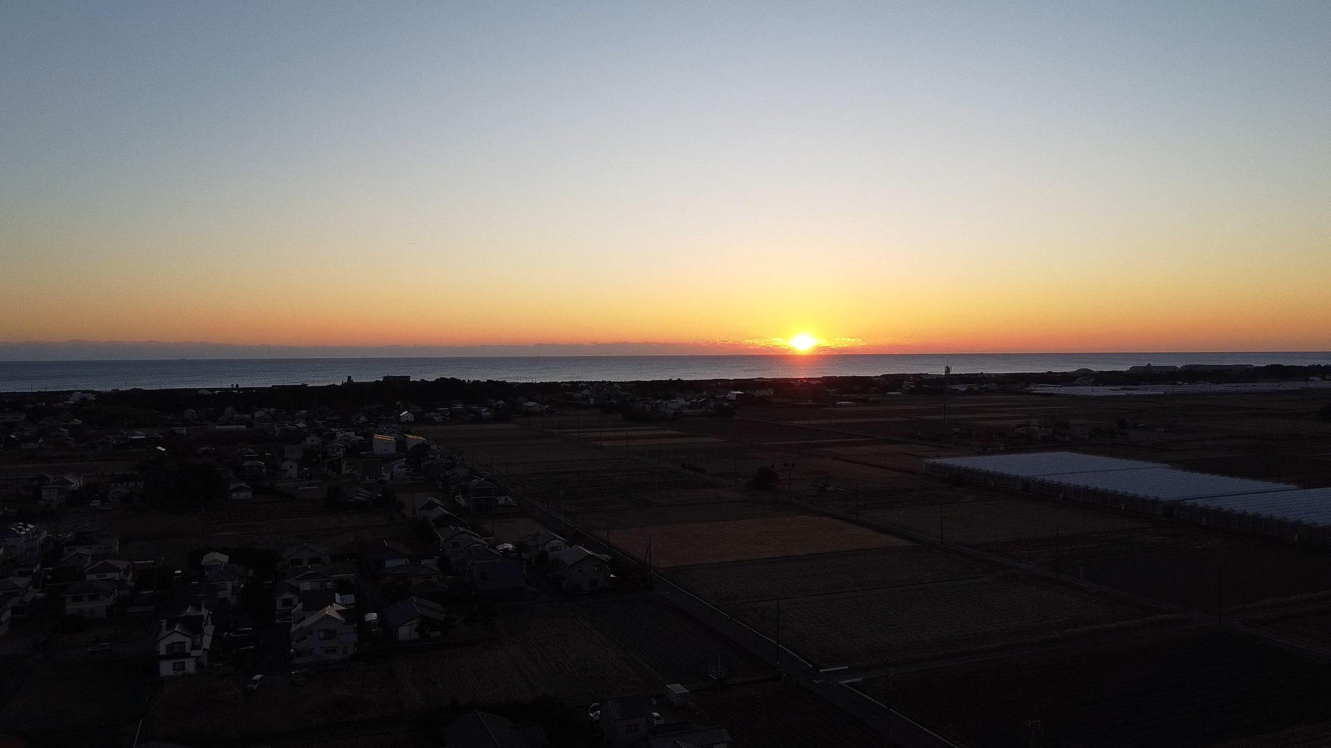 自宅から地上50mの高さで飛ばすと、海から昇る太陽の様子がはっきり見える