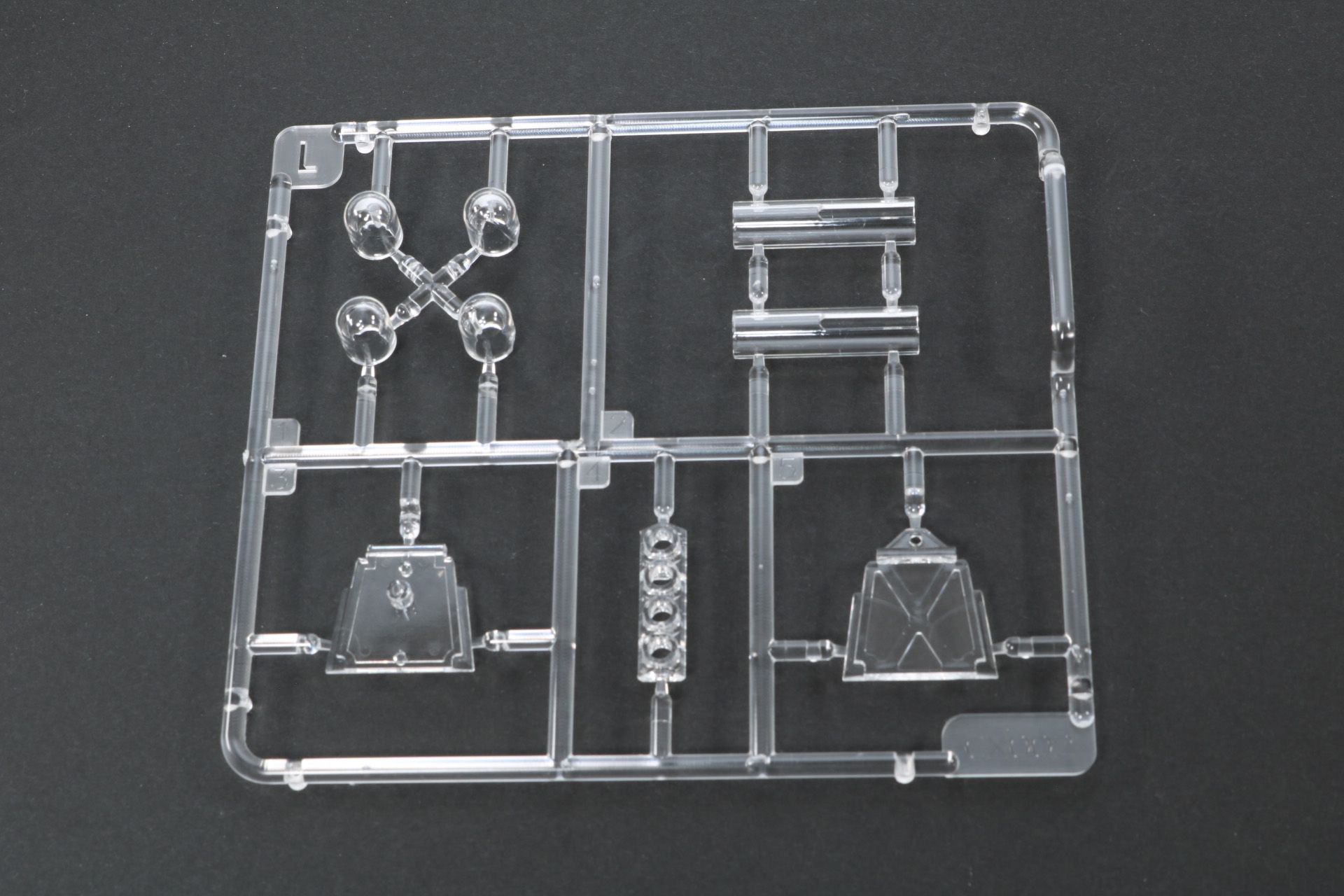 パーツL、パーツM（こちらは2枚封入）