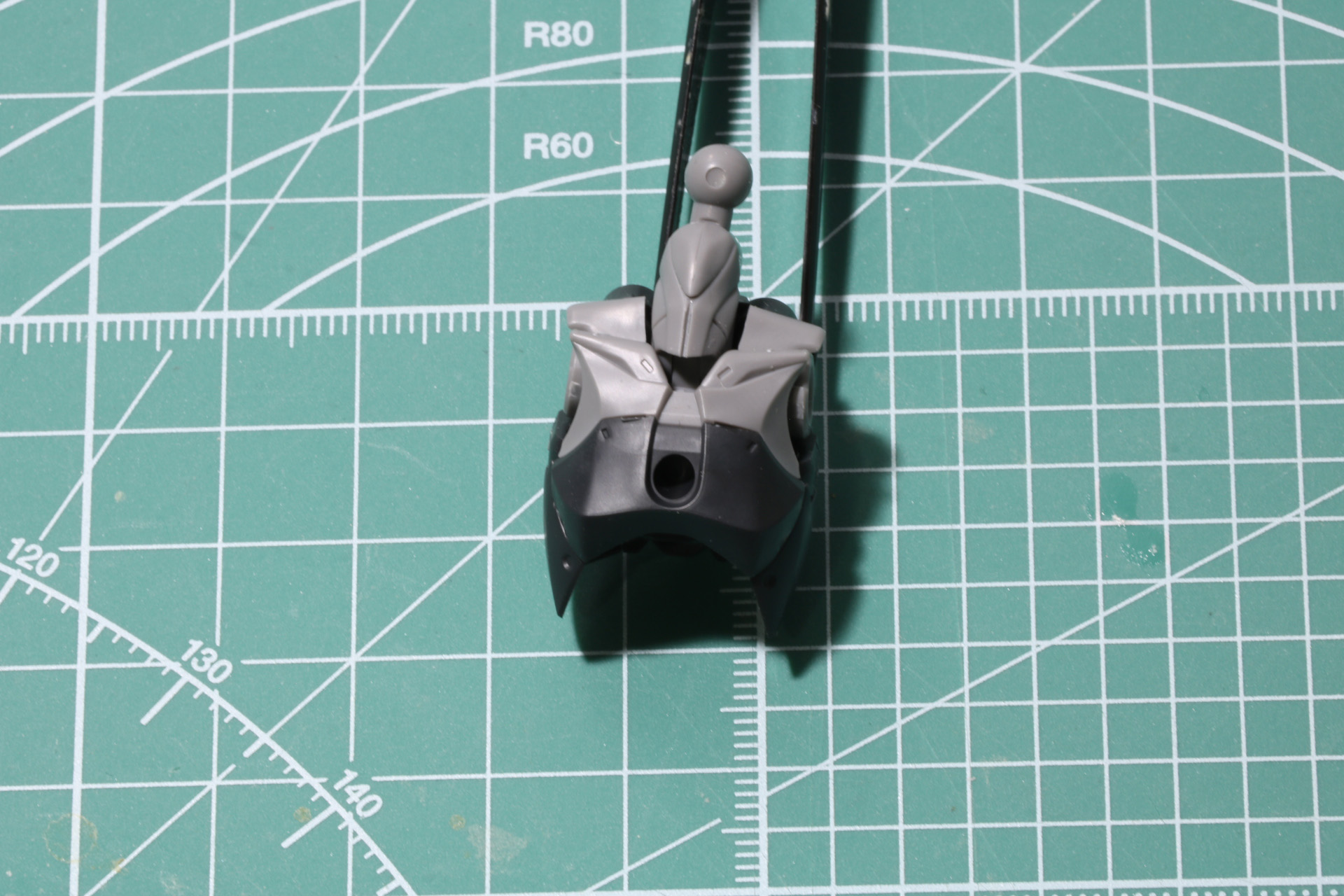 胸部パーツ組み立て