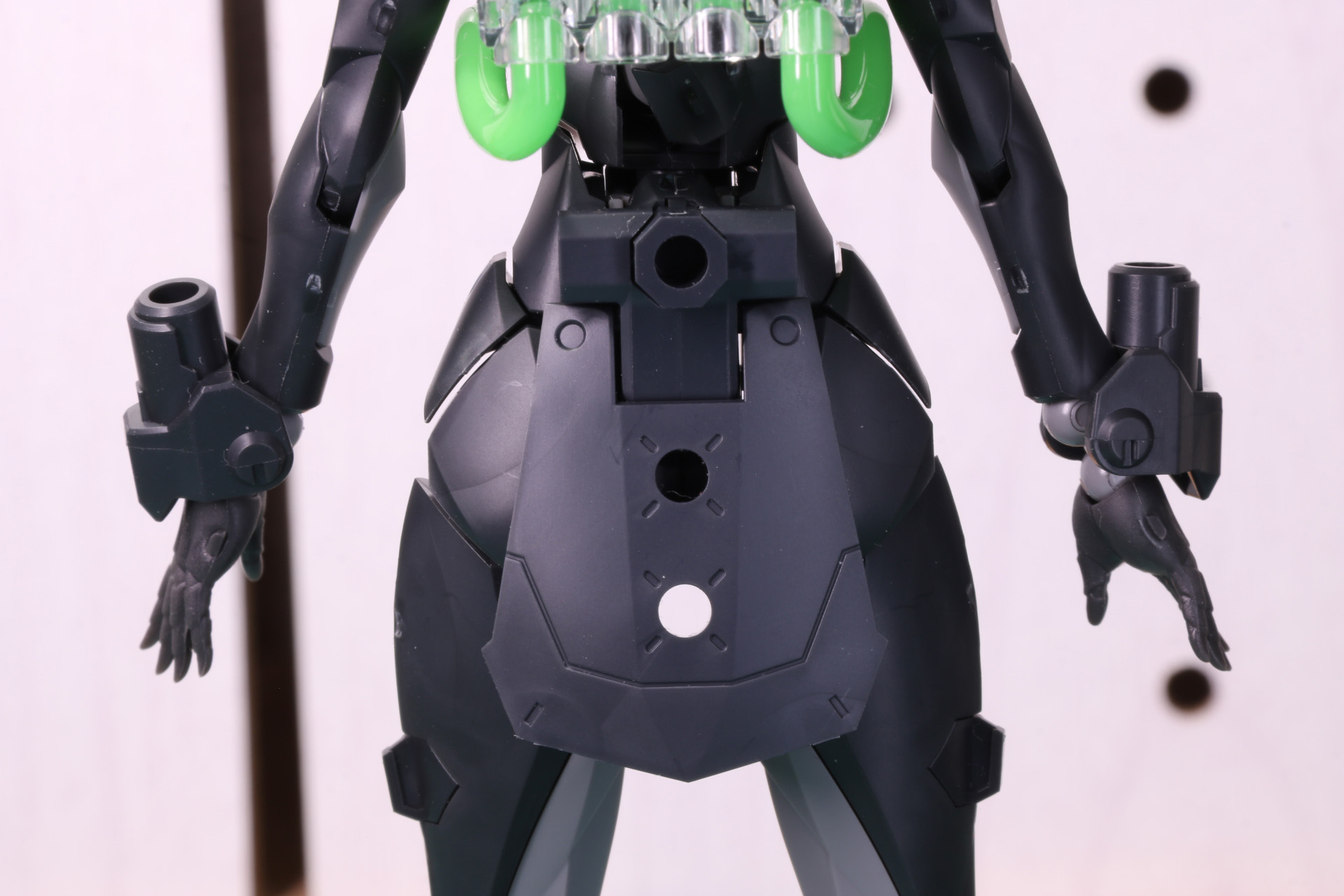 腰部にリアアーマーを装着