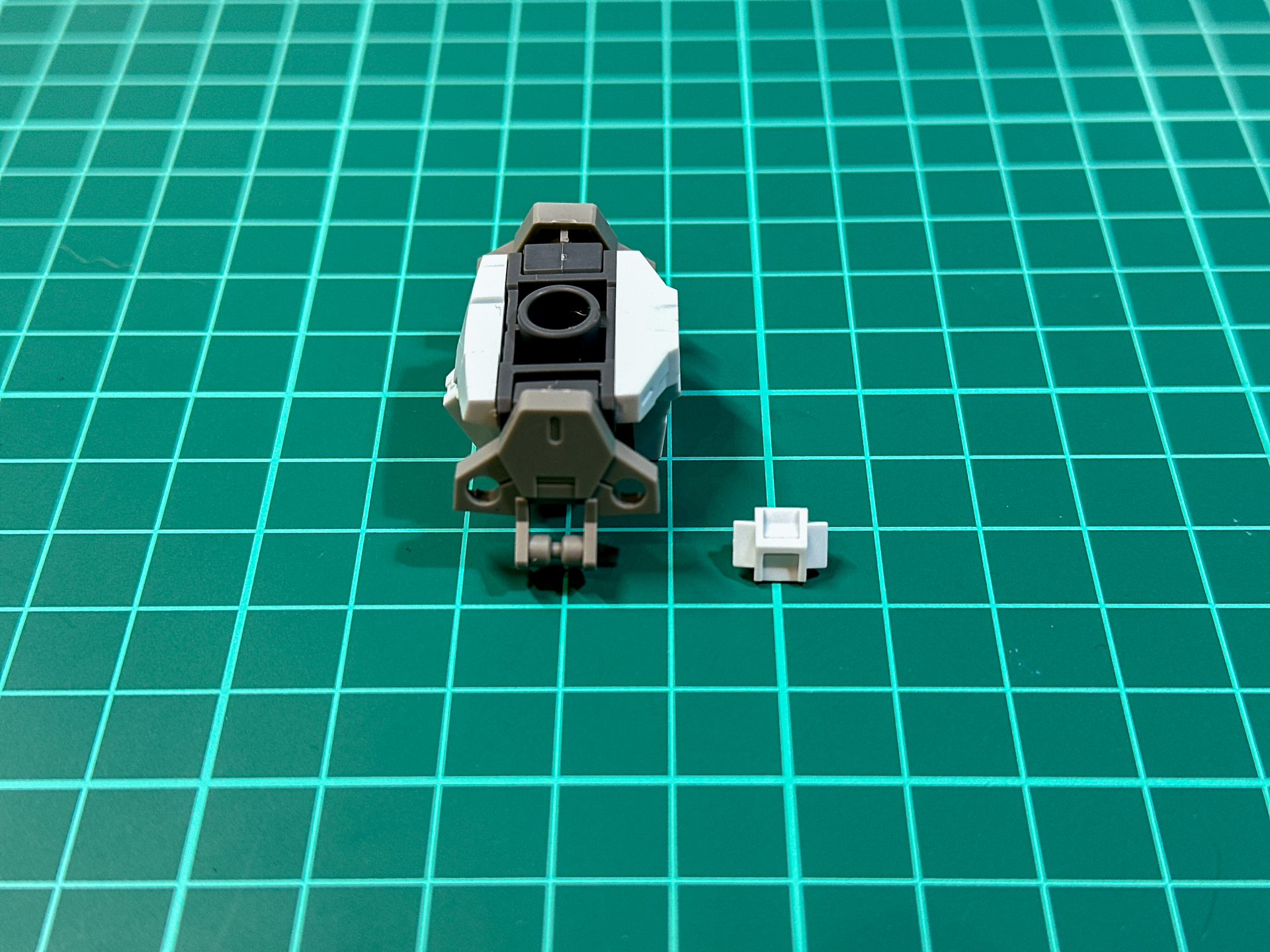 サイドアーマーはフルアーマーアルトの形状を使用することで拡張性が増します。