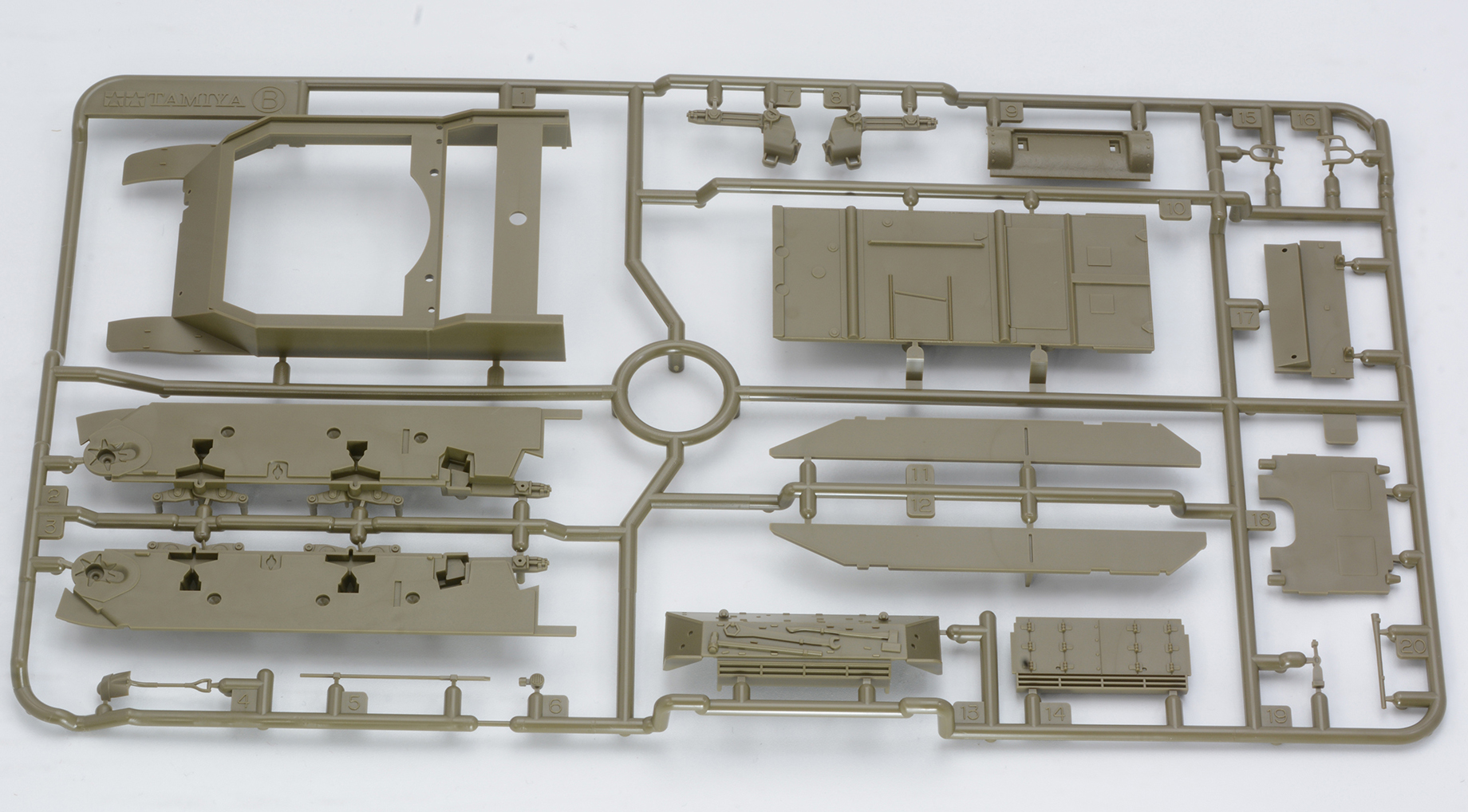 車体部分のBパーツ。全体的にシンプルなパーツ構成だ