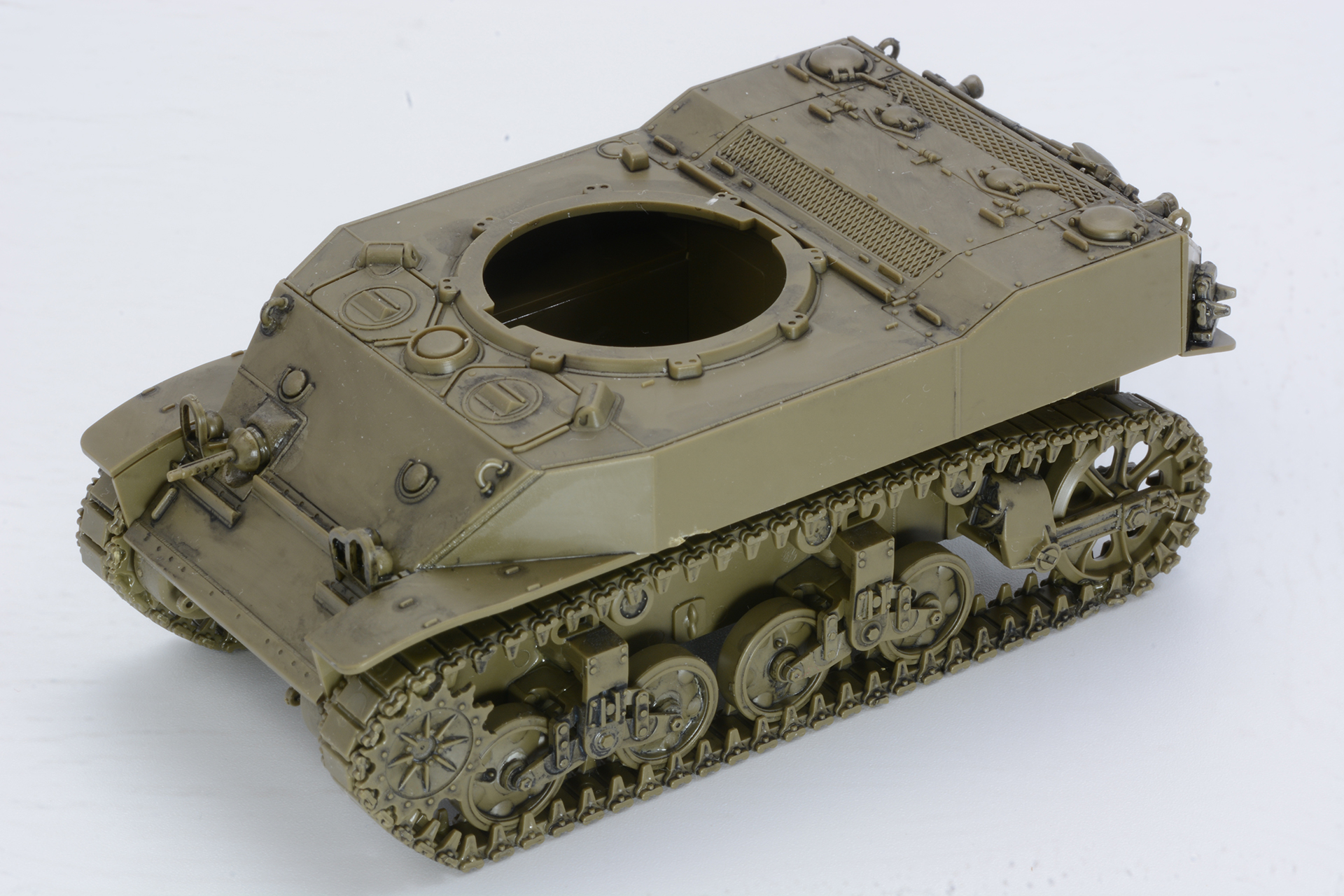 車体下部と組み合わせる