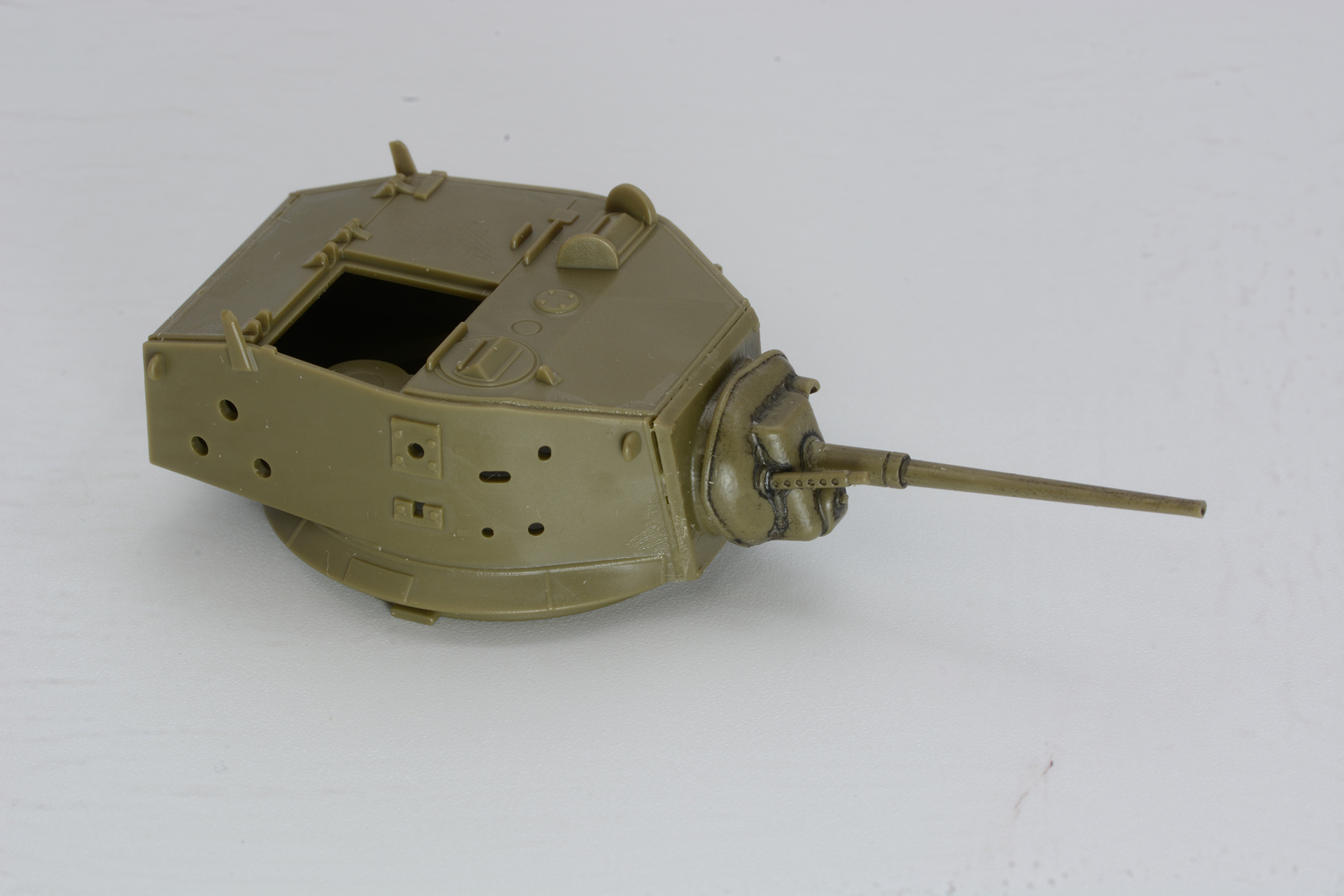 砲塔に取り付ける