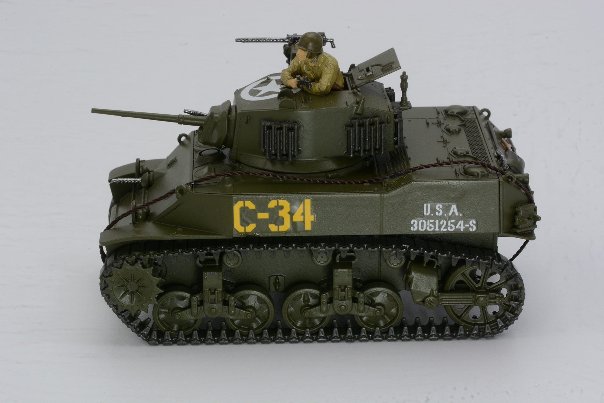 見上げるようなアングルだと迫力が増す