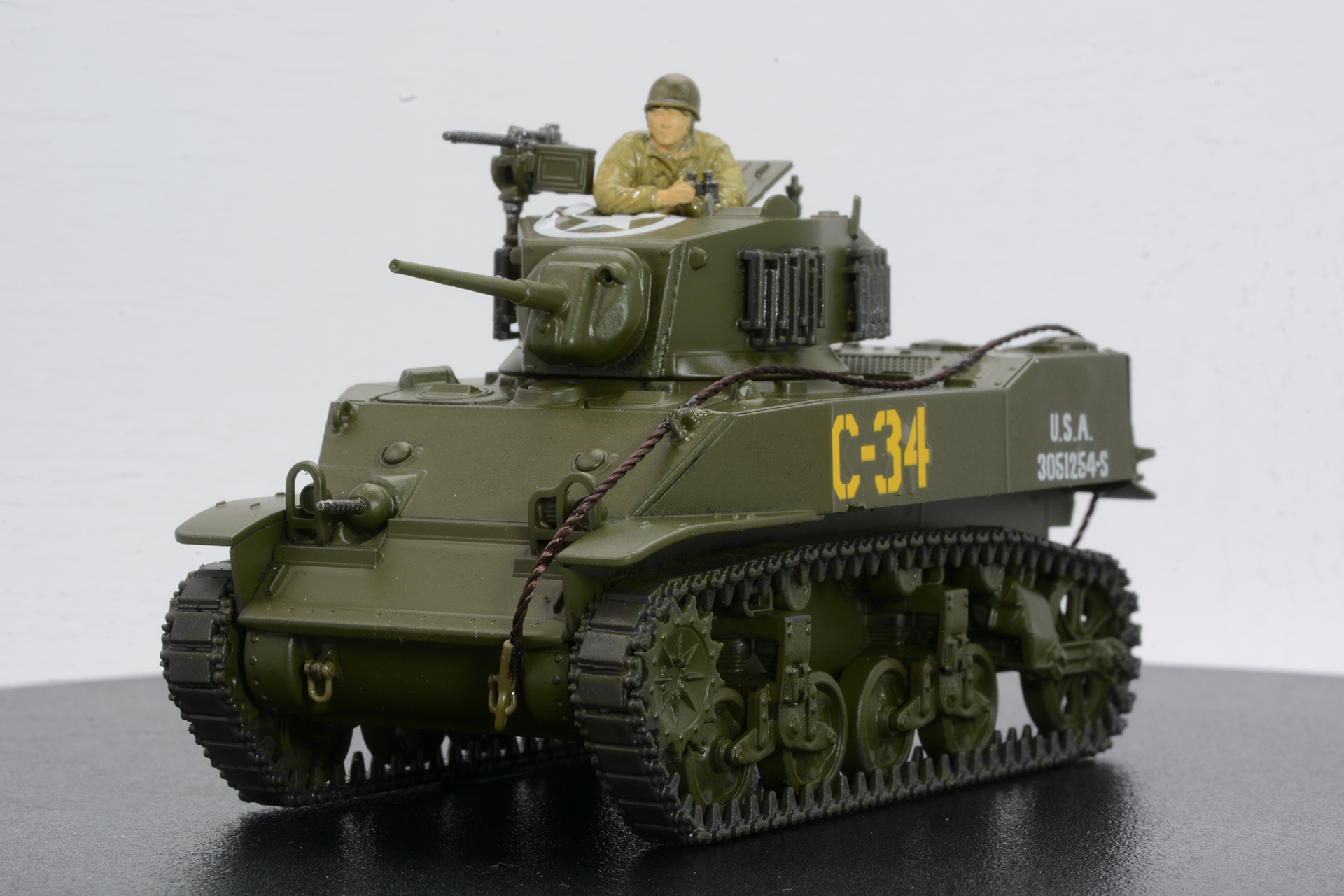 全長約10cmの手のひらサイズのプラモデルだが、簡単に組み立てられ、満足感が得られるキットだ