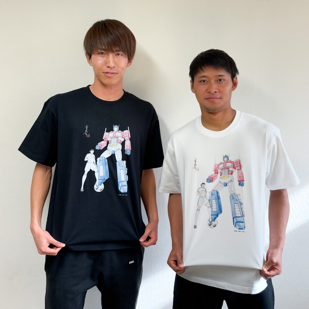 高橋陽一先生描きおろし「大空翼×トランスフォーマー」イラスト Tシャツ 価格：5,000円