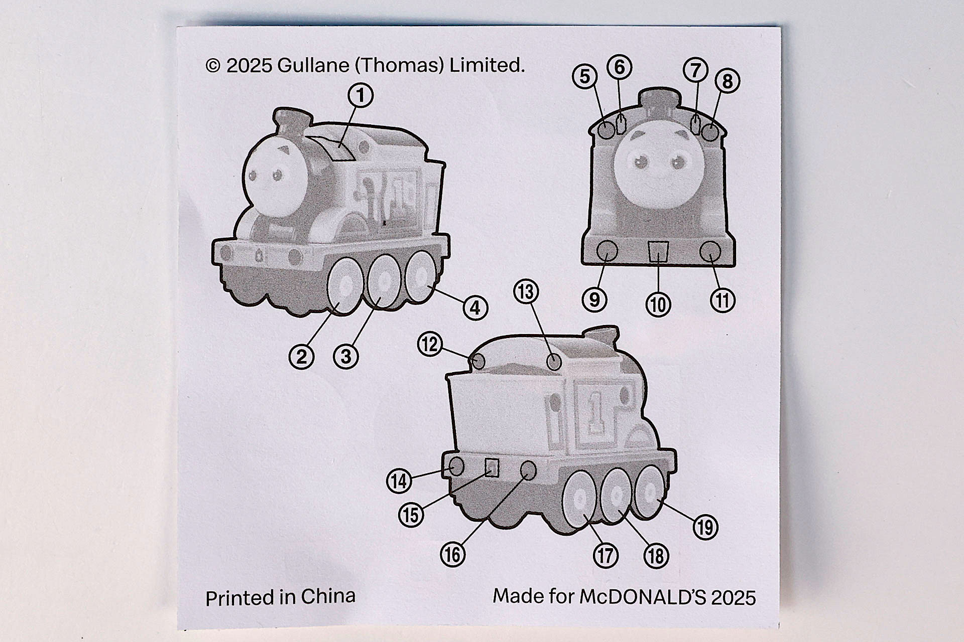 シールの裏面には貼る場所が記載されている