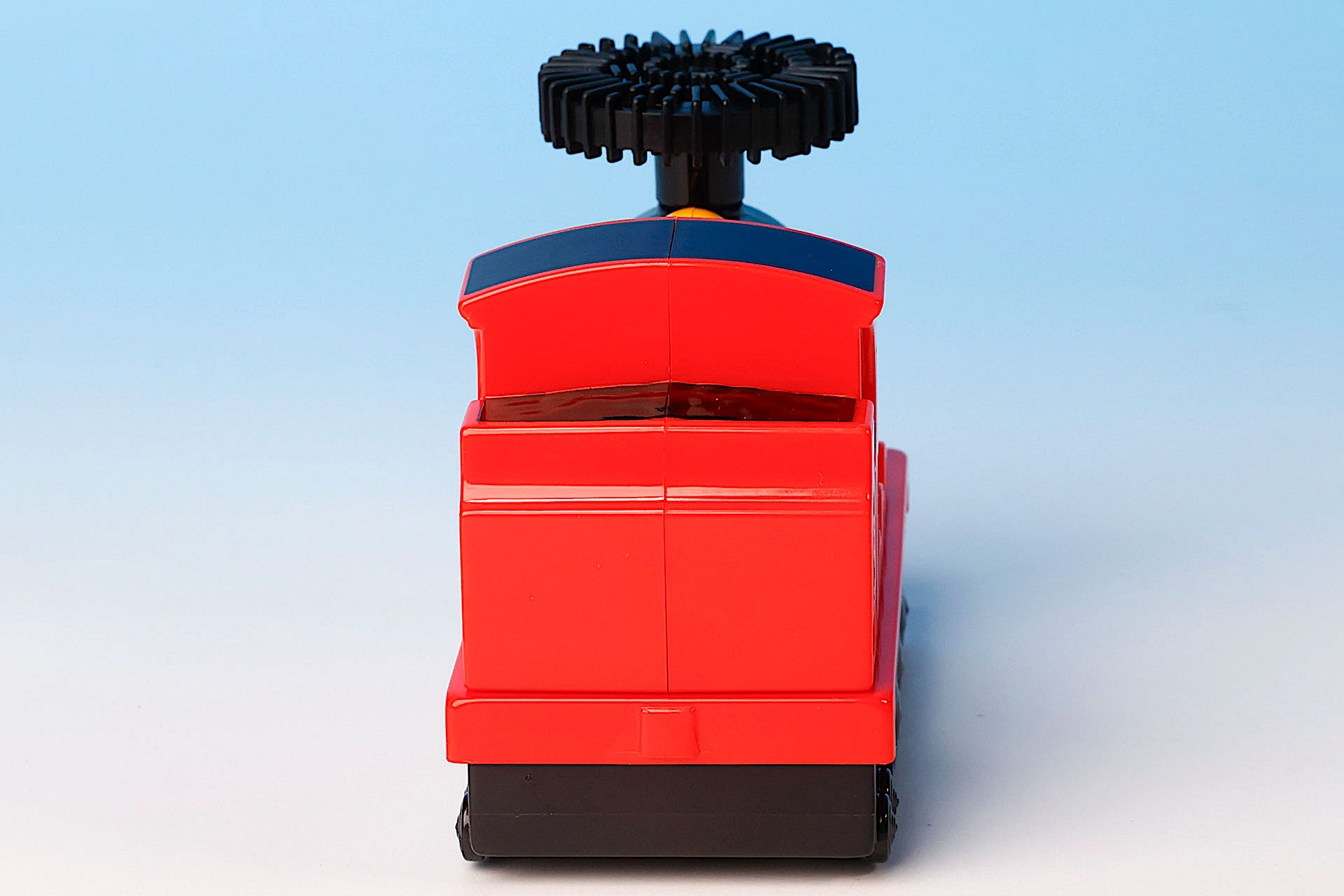 背面側からでもエントツ部分がよく見える