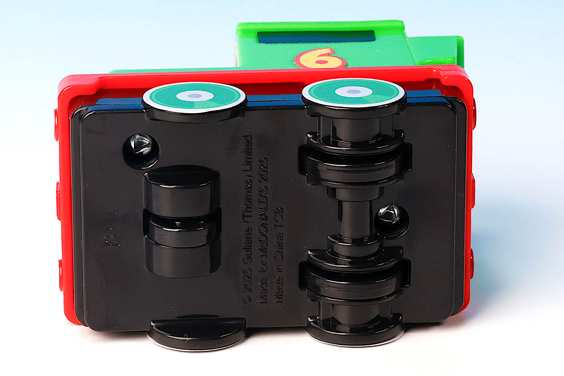 底面側は他の車両と同じ車輪が付いている