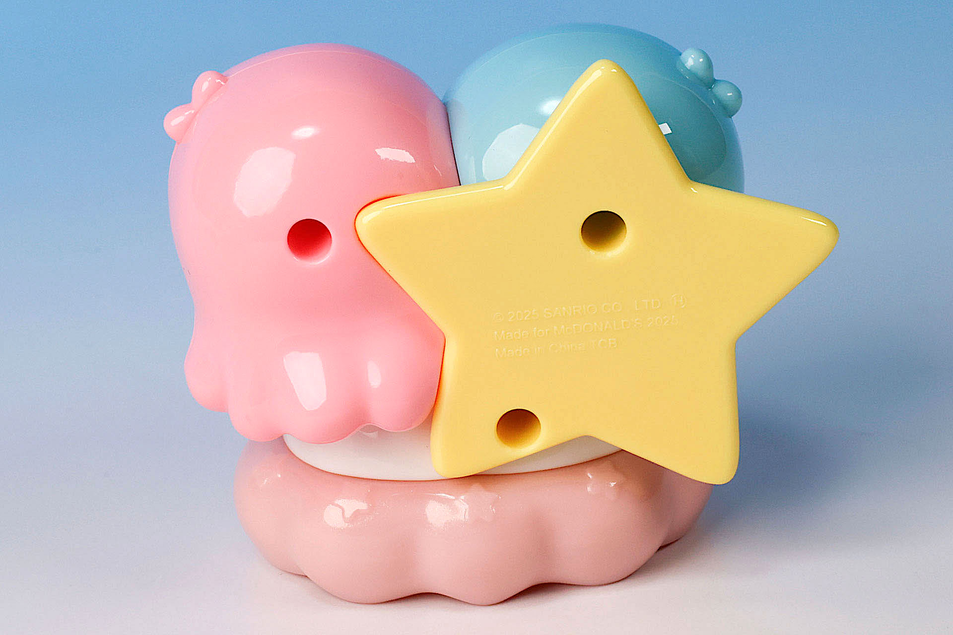 背面はスッキリとしている