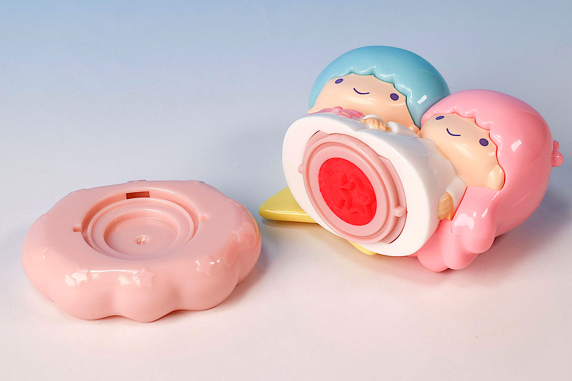 台座部分は取り外し可能だ