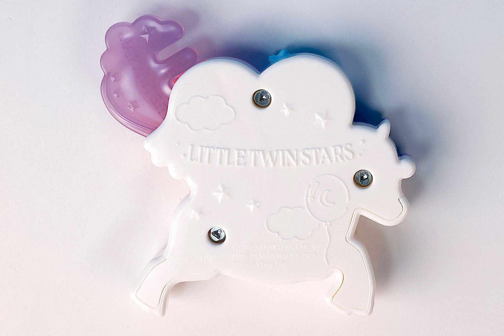 裏面側にも模様が付けられている