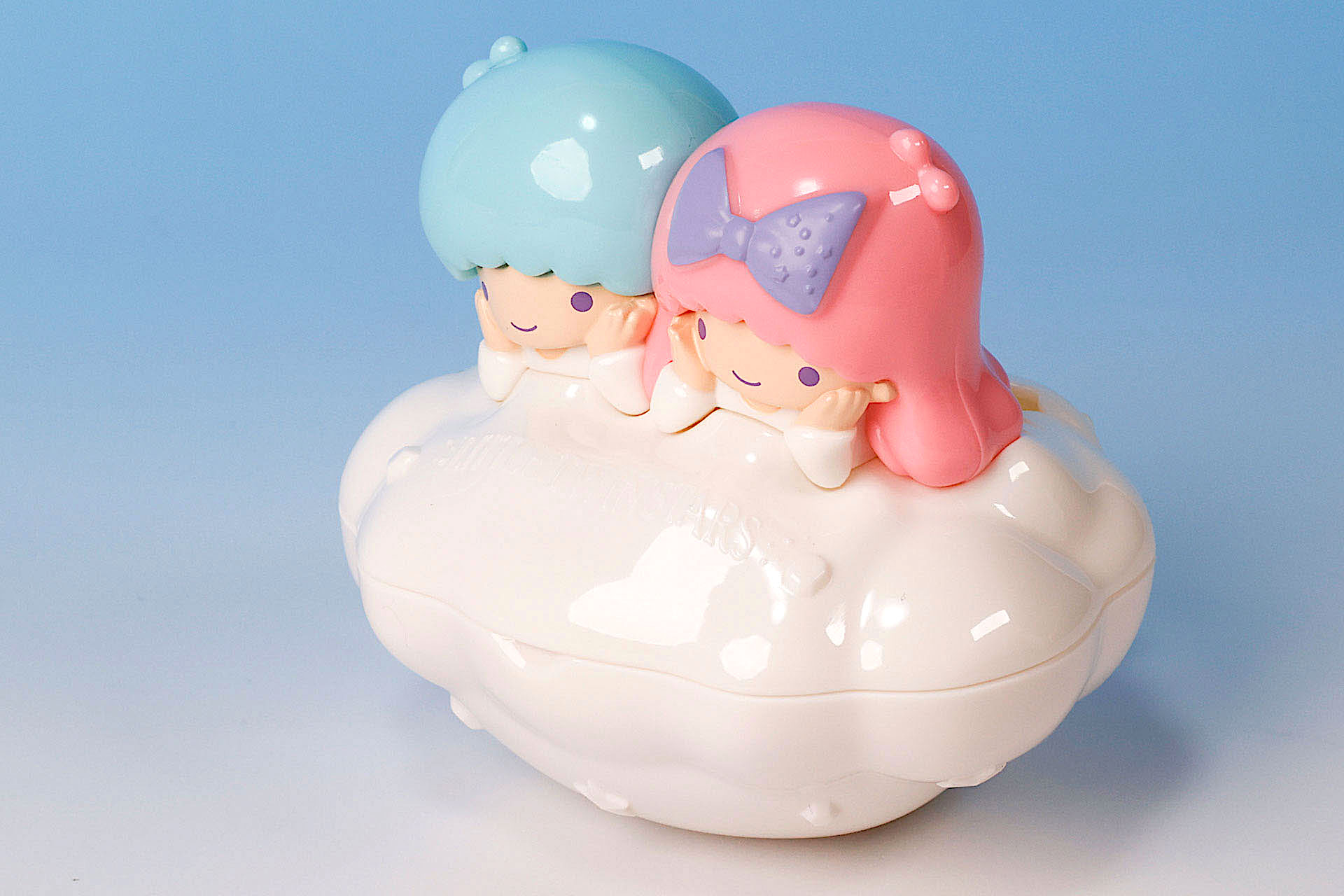 雲の上にふたりが乗っているかのようだ