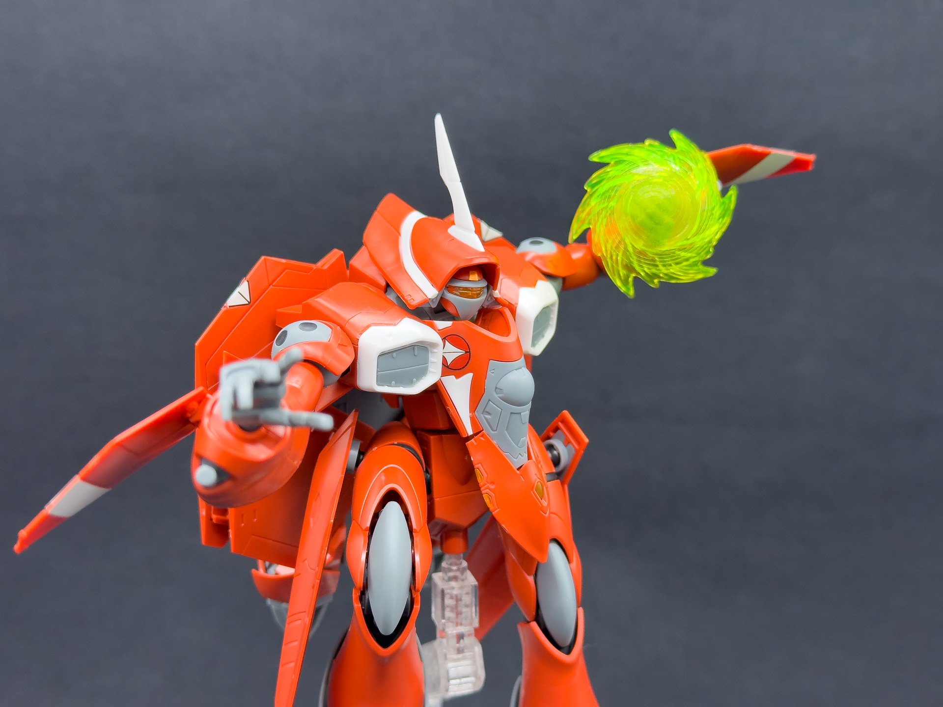 今回紹介するVF-22S シュトゥルムフォーゲルII(ミリア・ファリーナ・ジーナス機)。YF-21から一部パーツが新規造形となったキットです。