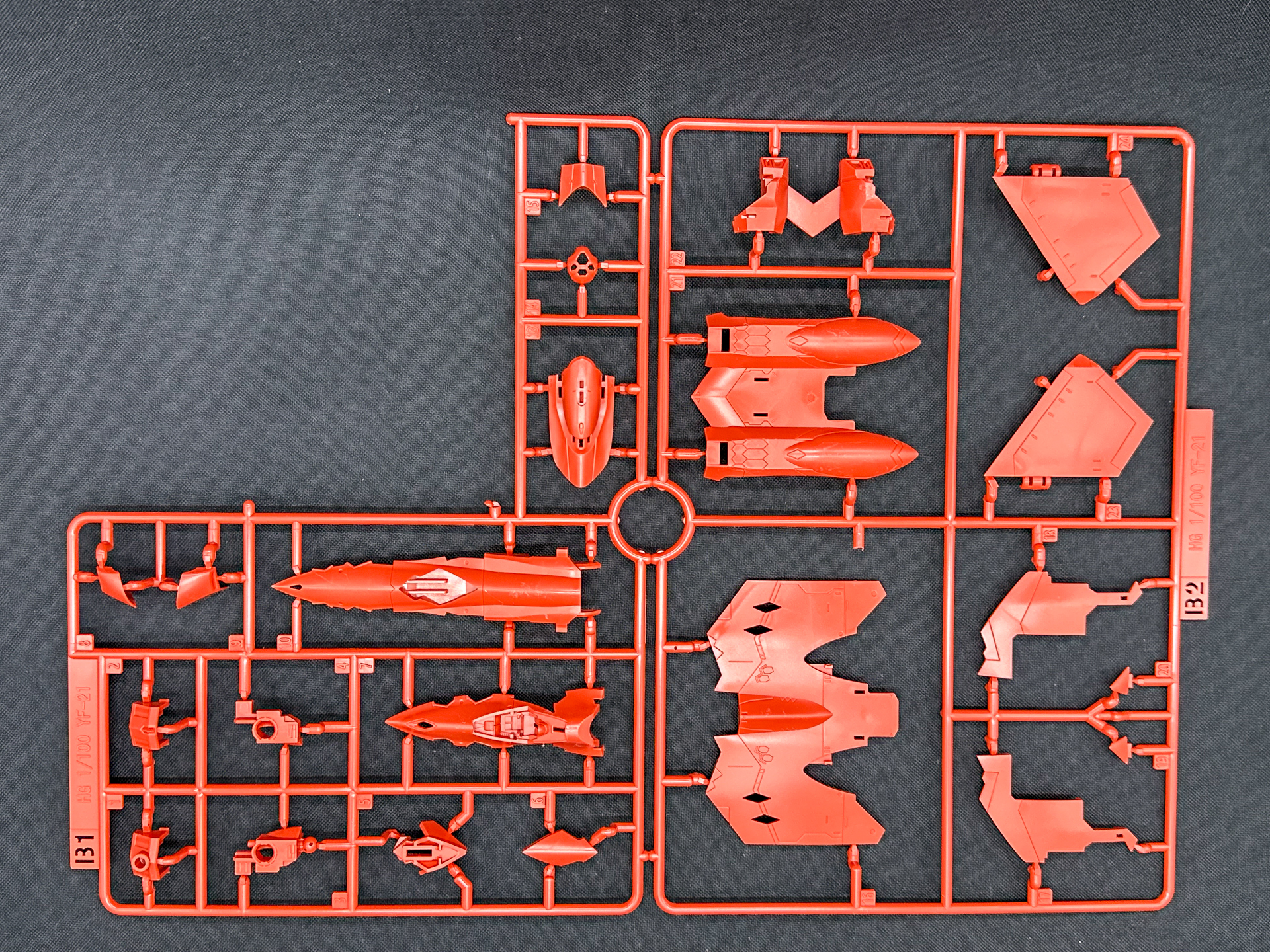 B1、B2ランナー。ファイター時の機体下面カバーが廃止となっています。