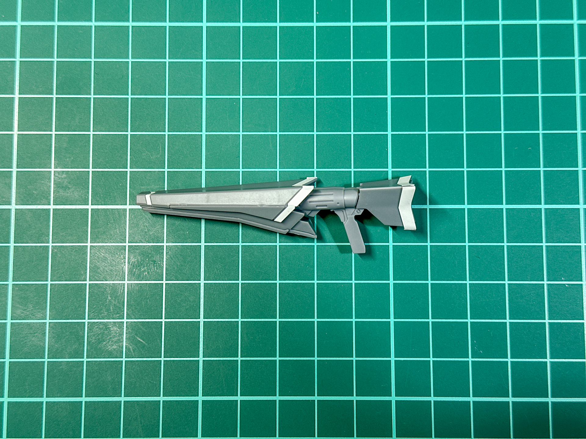 ガンポッドはシールによる色分け範囲が変更となっています。