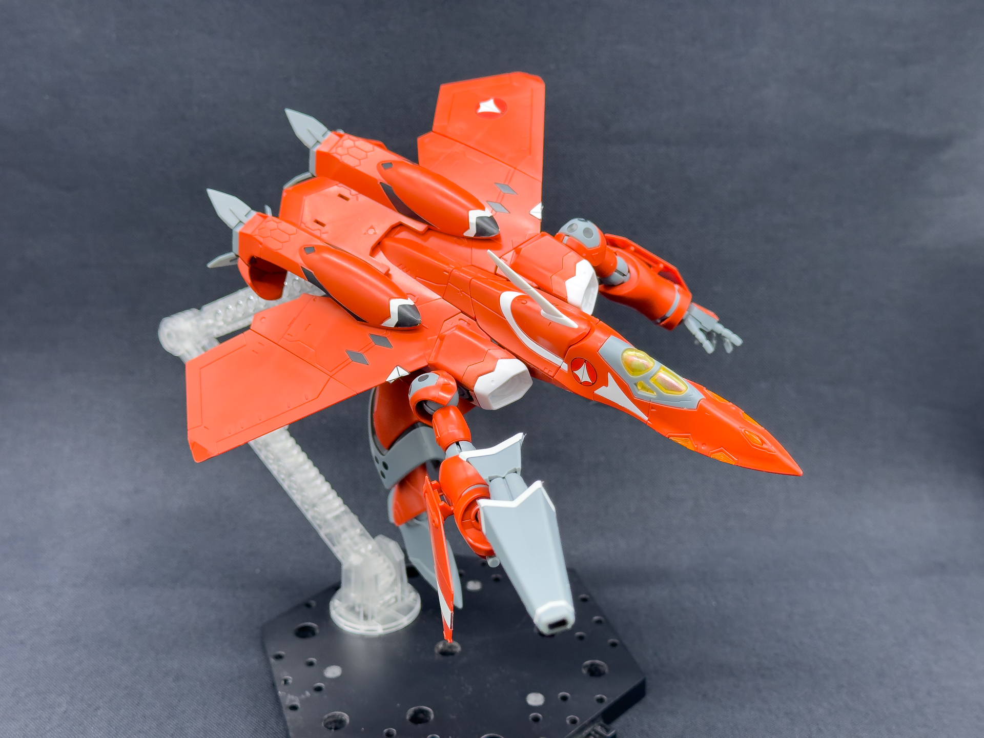 アクションベースを使用することでより躍動感のあるポージングが可能です。