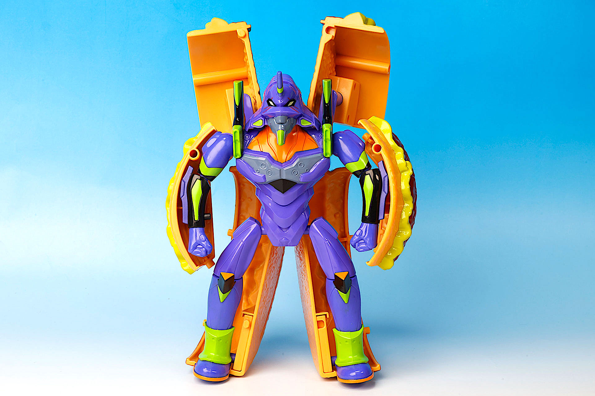 エヴァ初号機が登場！