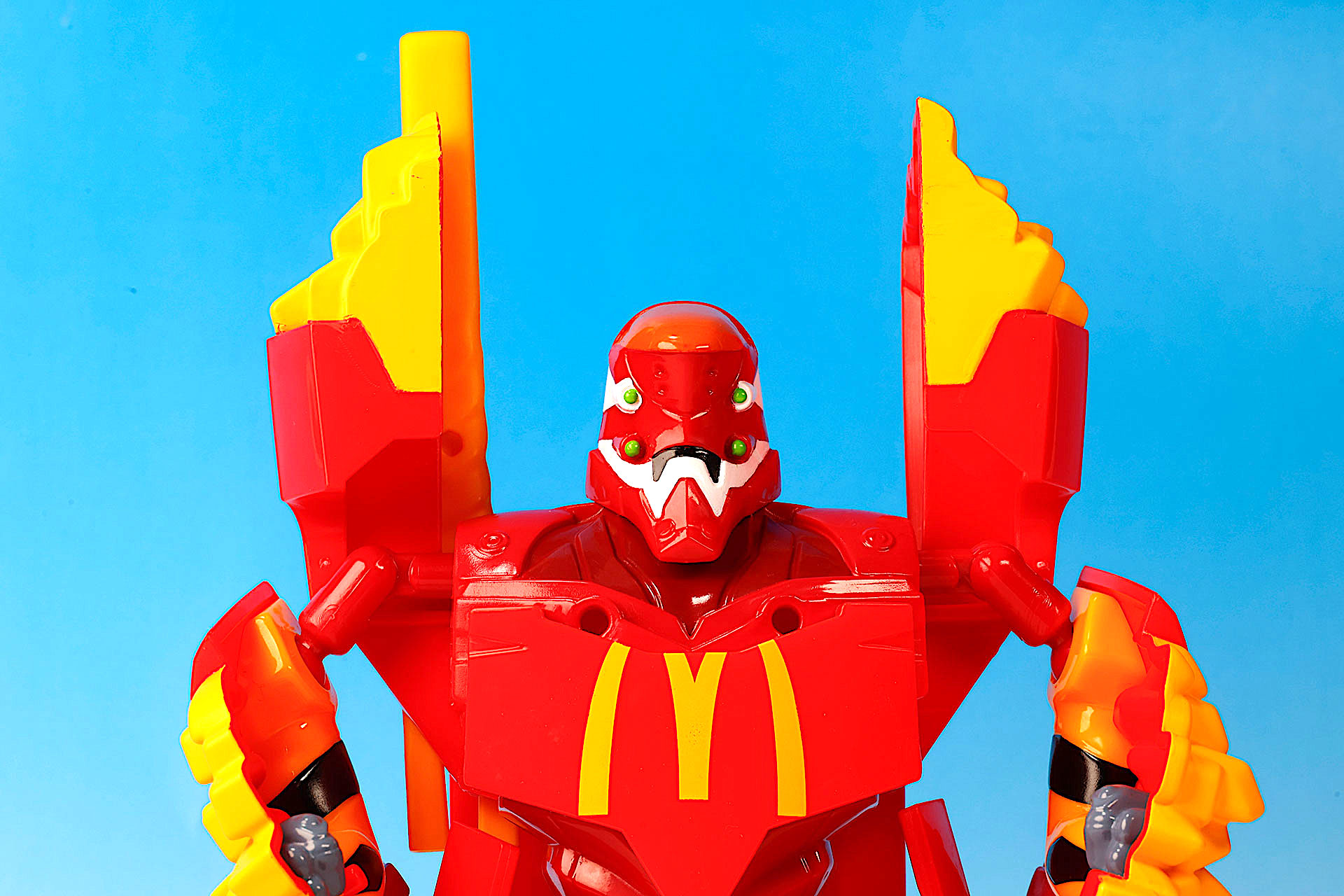 正面下方から見上げると、いい感じだ