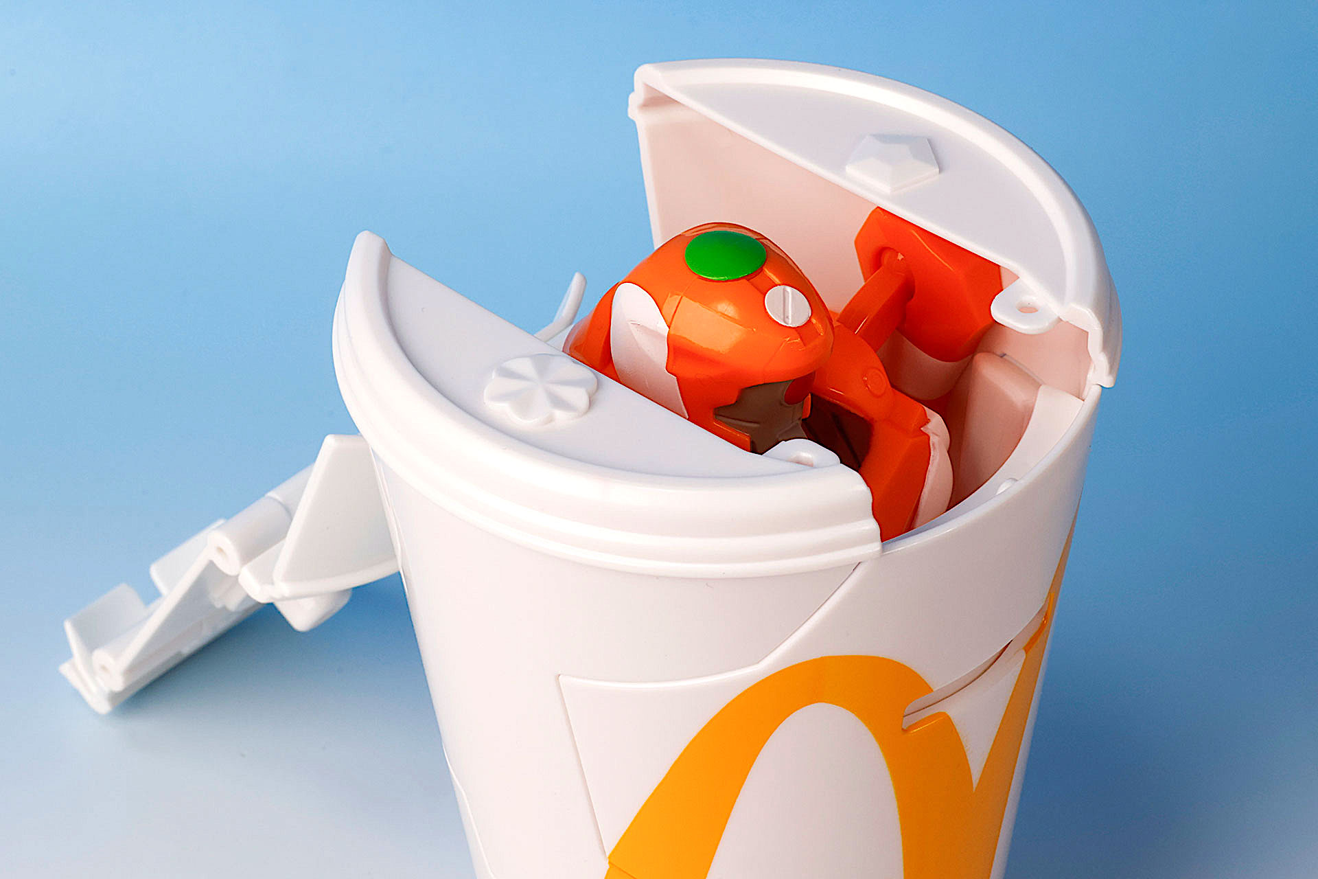 上ブタを開けると、エヴァの頭部が見える