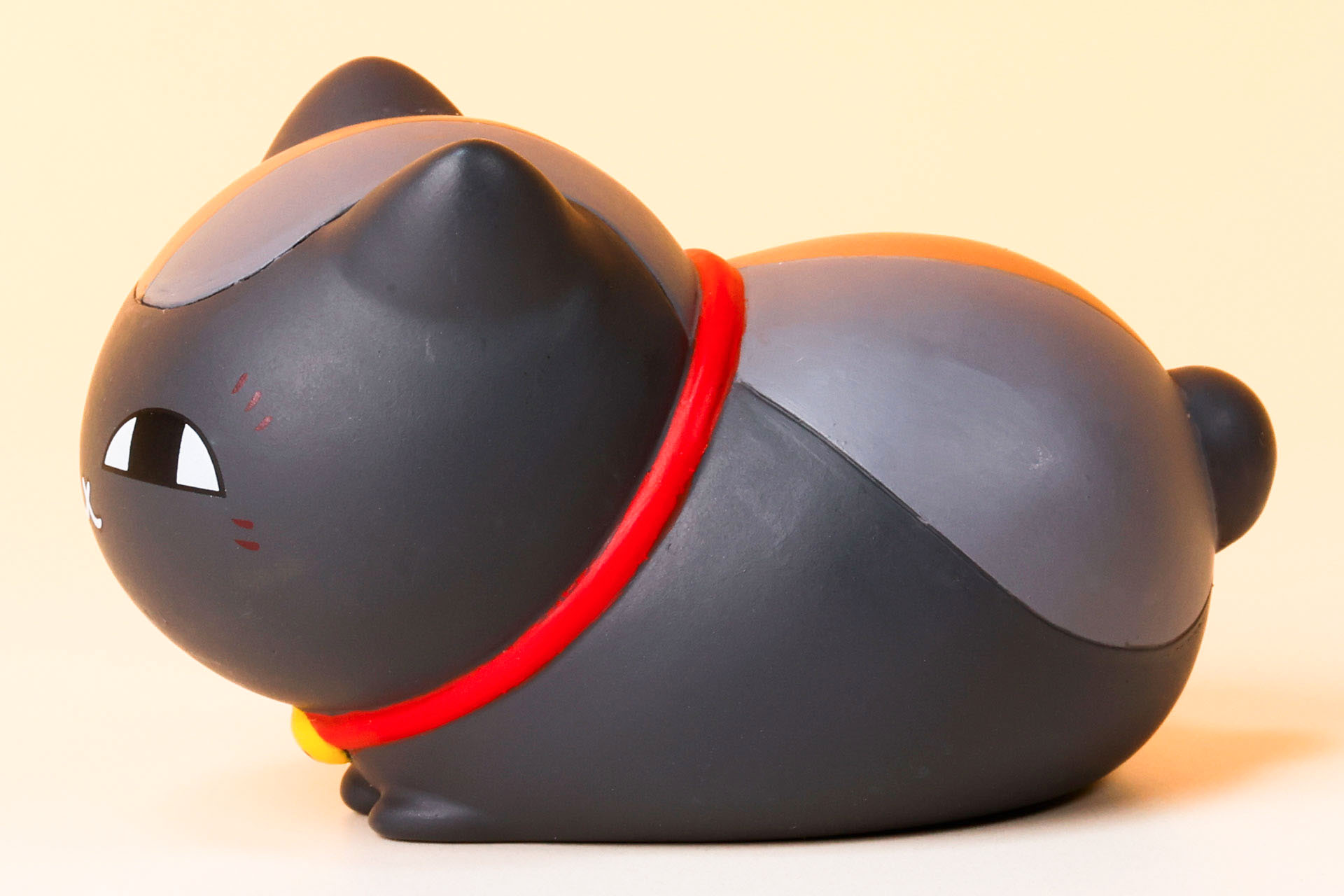 フォルムはニャンコ先生とほぼ同じだ