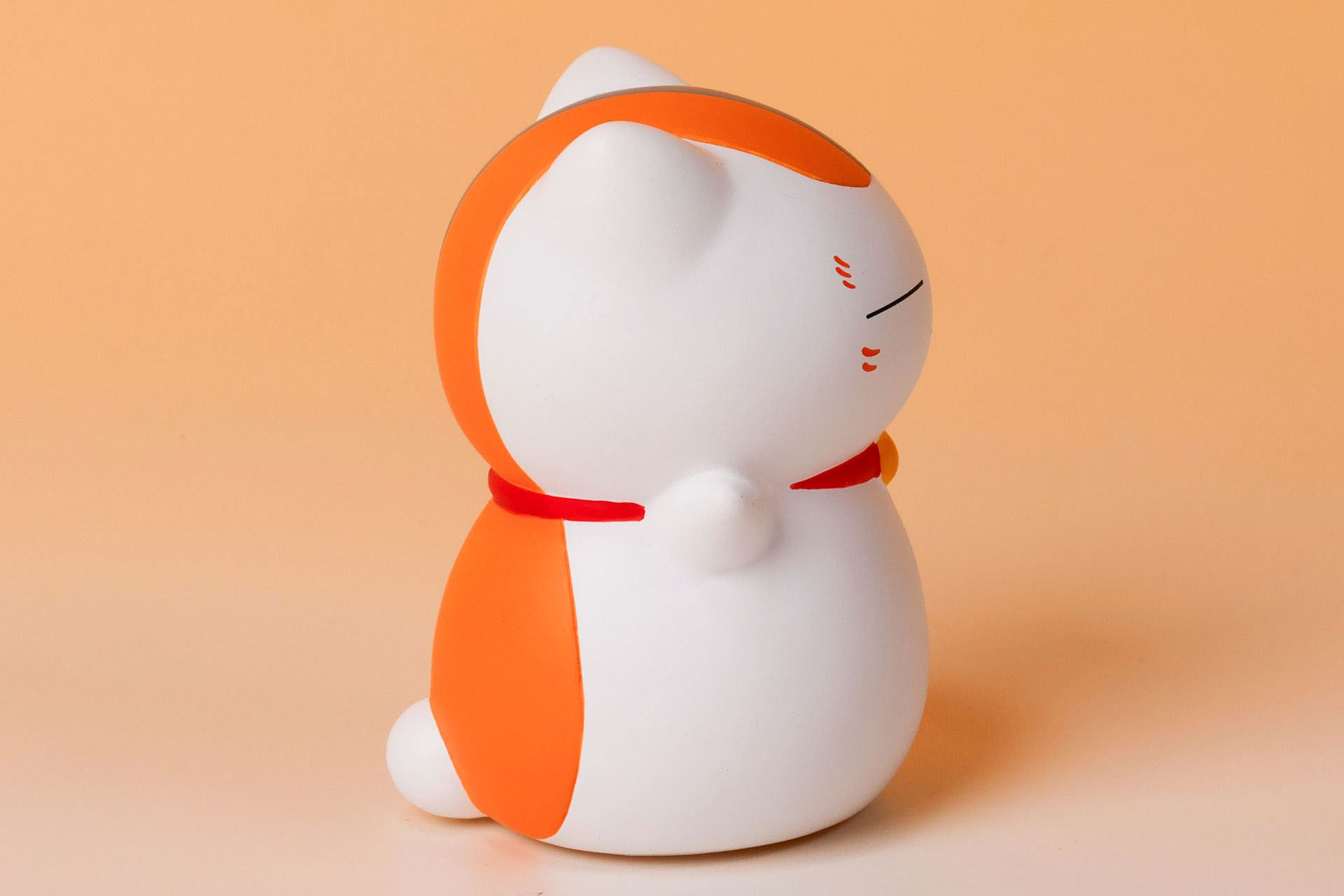 手はかなり短めだ