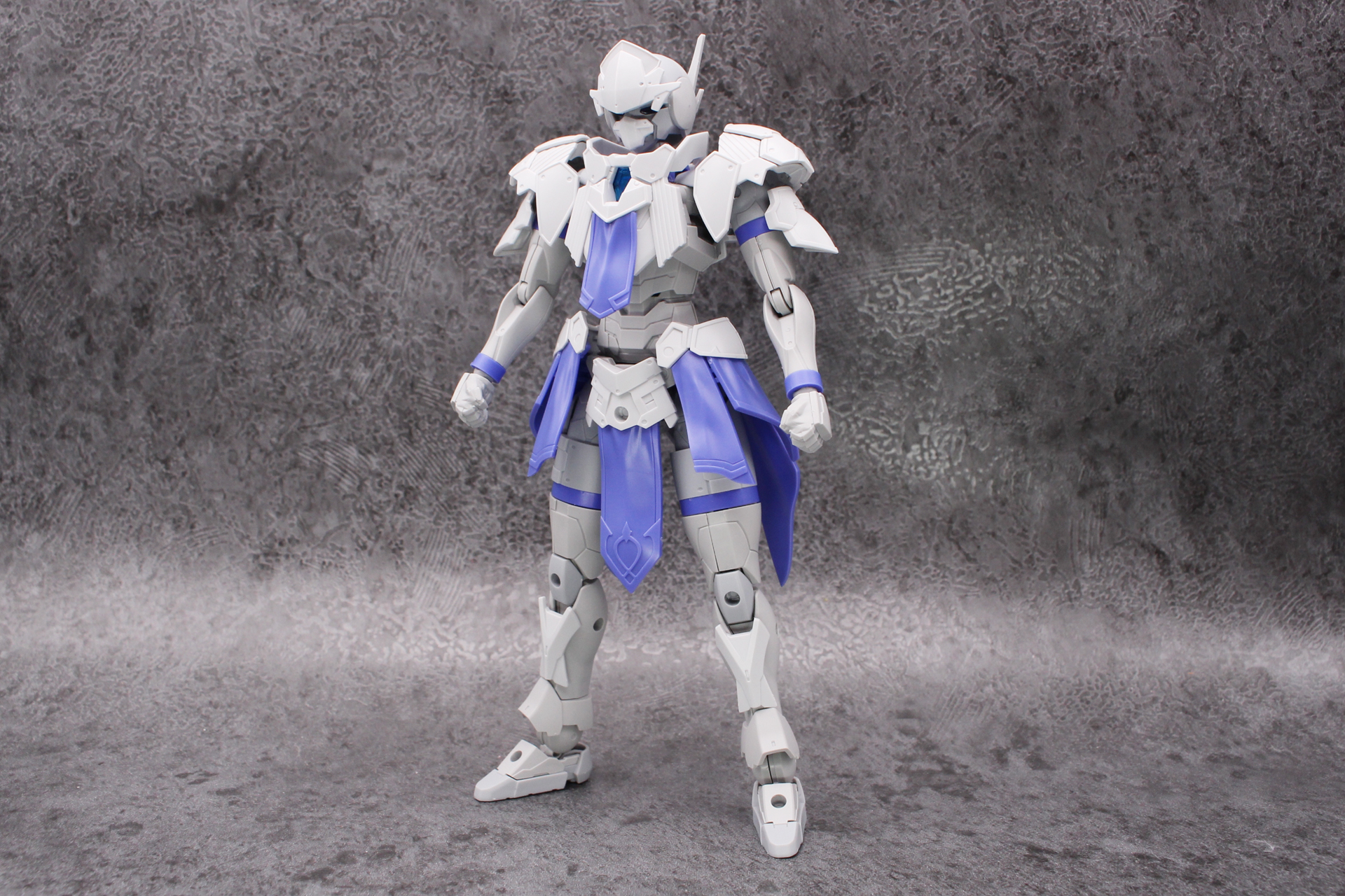 リーベルプリーストが完成。同じ素体のリーベルナイトとはルックスや雰囲気が大きく異なっている