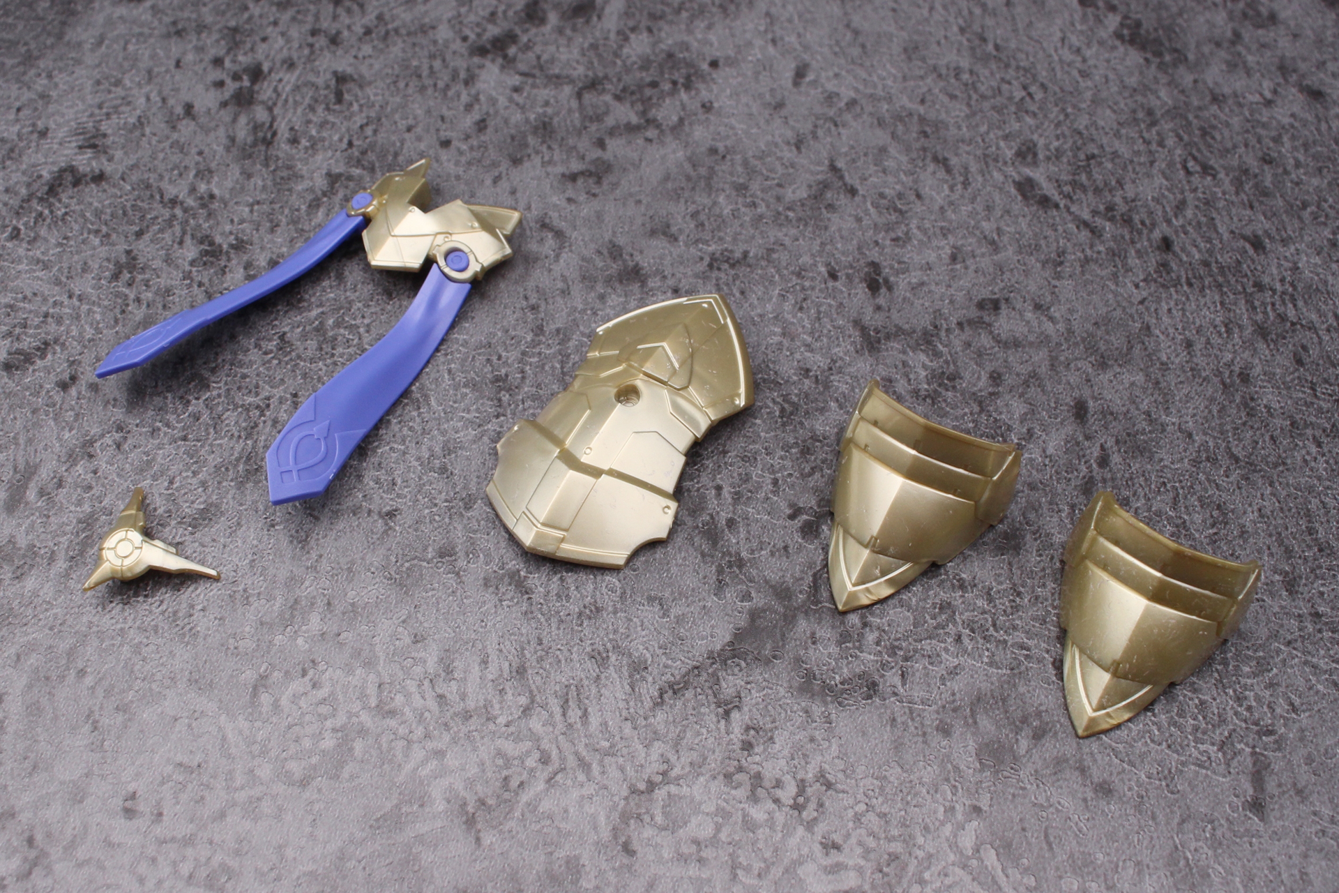 胴体に取り付けるパーツがこちら