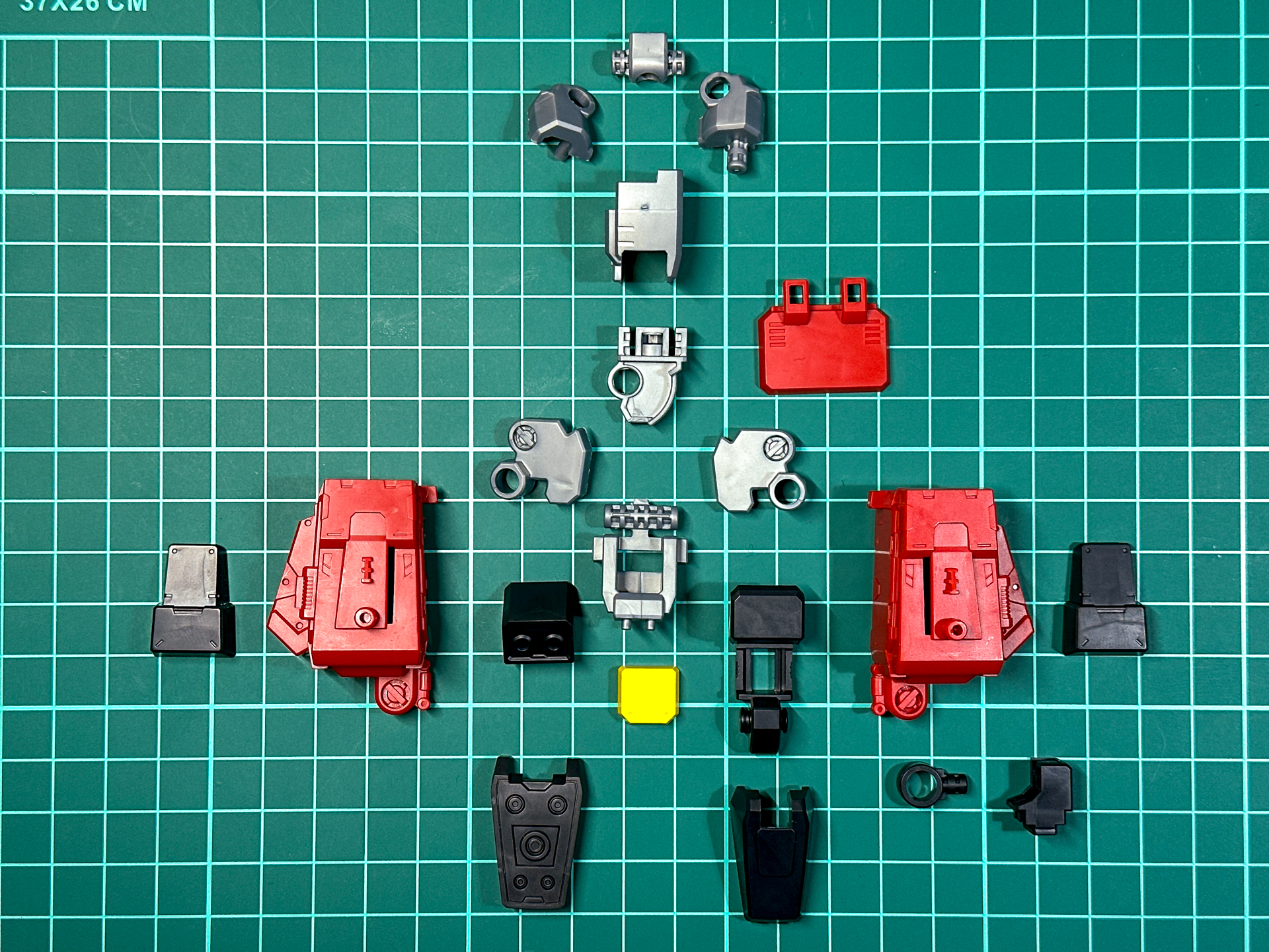 組み立て前の超竜神脚部。大腿部分は全て差し替えパーツとなっています。