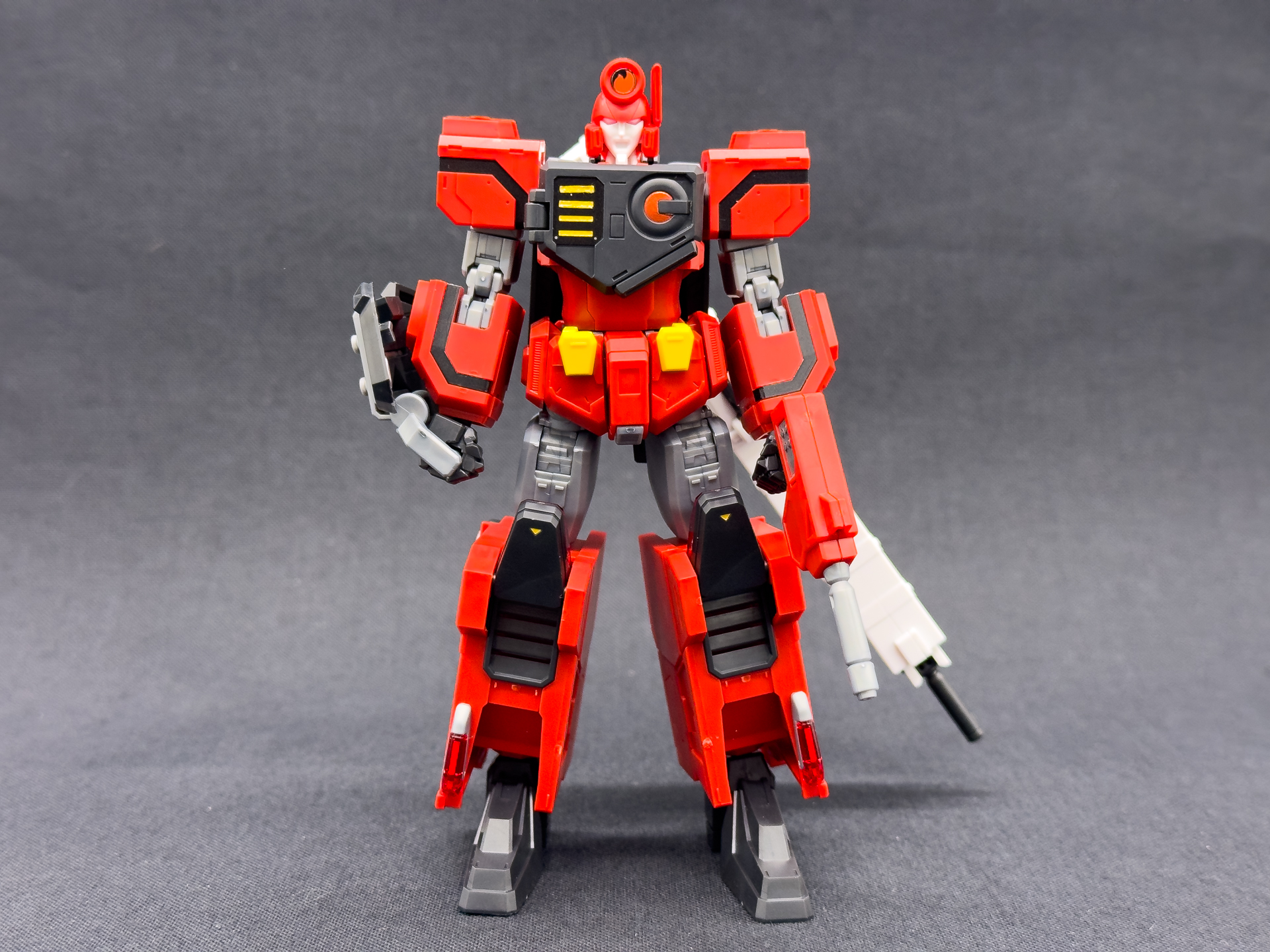 現代的な細身のプロポーションとなっており、氷竜と炎竜は左右対称形状となっています。