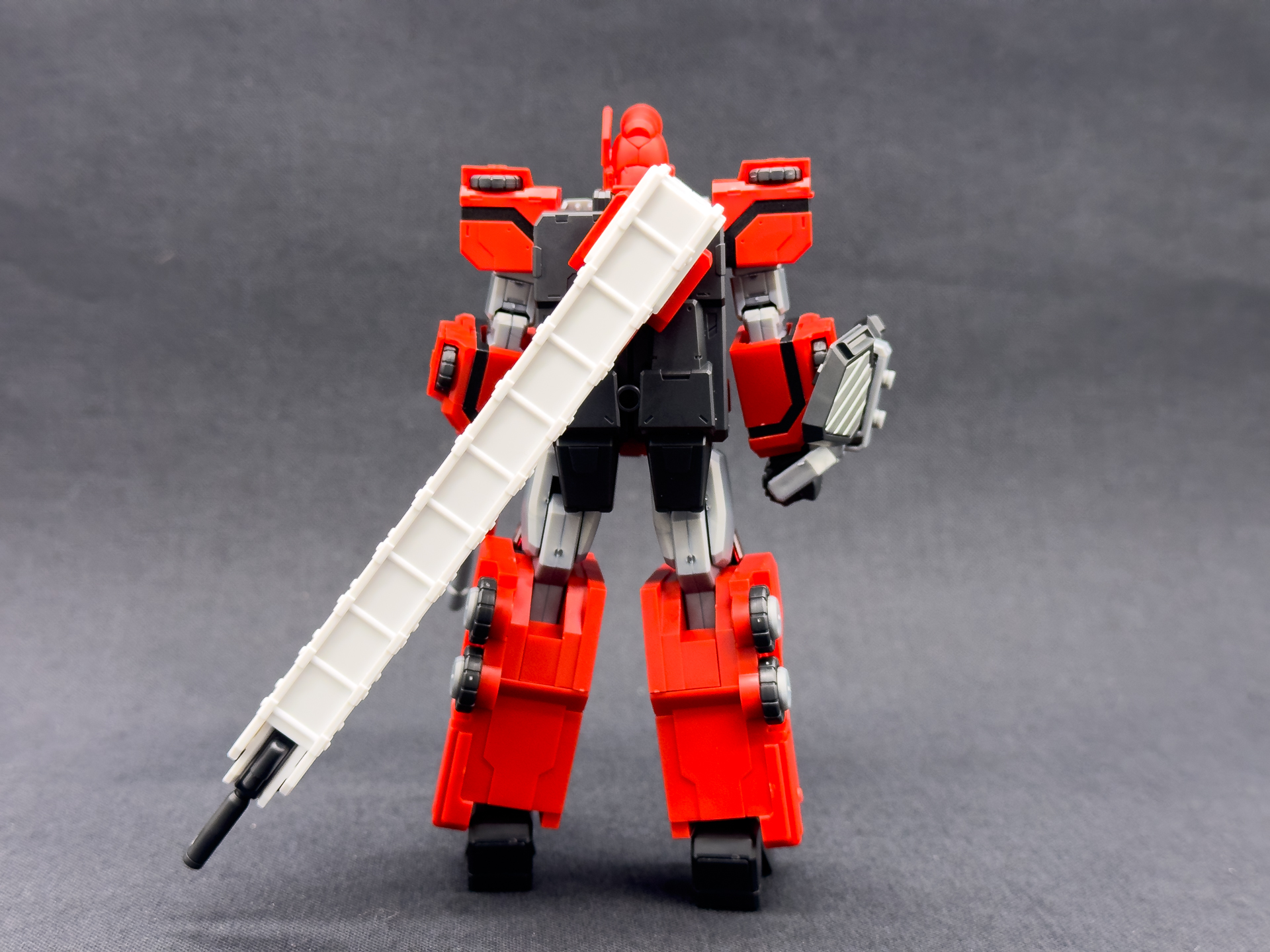 背面はクレーンとラダーで配色が異なるため、印象が変わります。