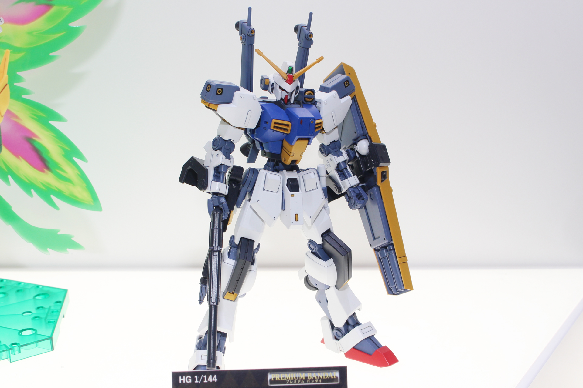 「HG 1/144 Dガンダムファースト」。2月発送予定（1次予約分）。価格は2,530円。プレミアムバンダイ販売商品