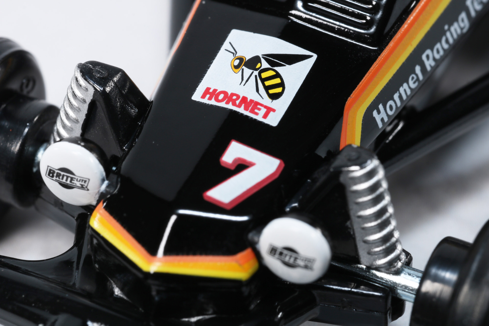 ボディのナンバーやマーキングも細かく再現されている