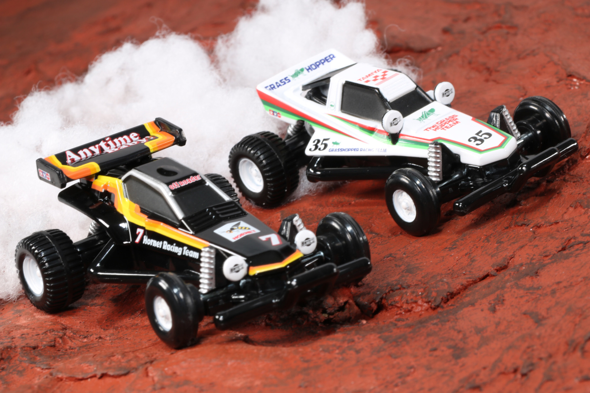 ゴツゴツとした路面も走り抜ける