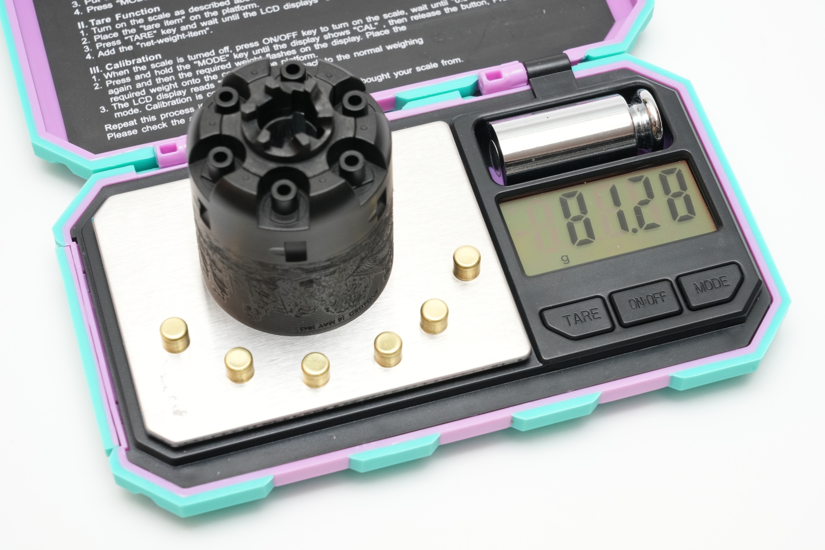 シリンダーとパーカッションキャップの合計重量は実測81.28g