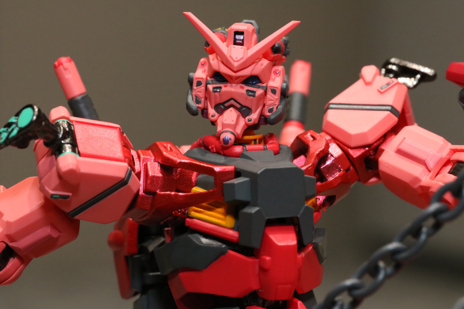 印象的な頭部は造形再現はもちろん細かく色分けされている<br />※画像は試作品を使用しています