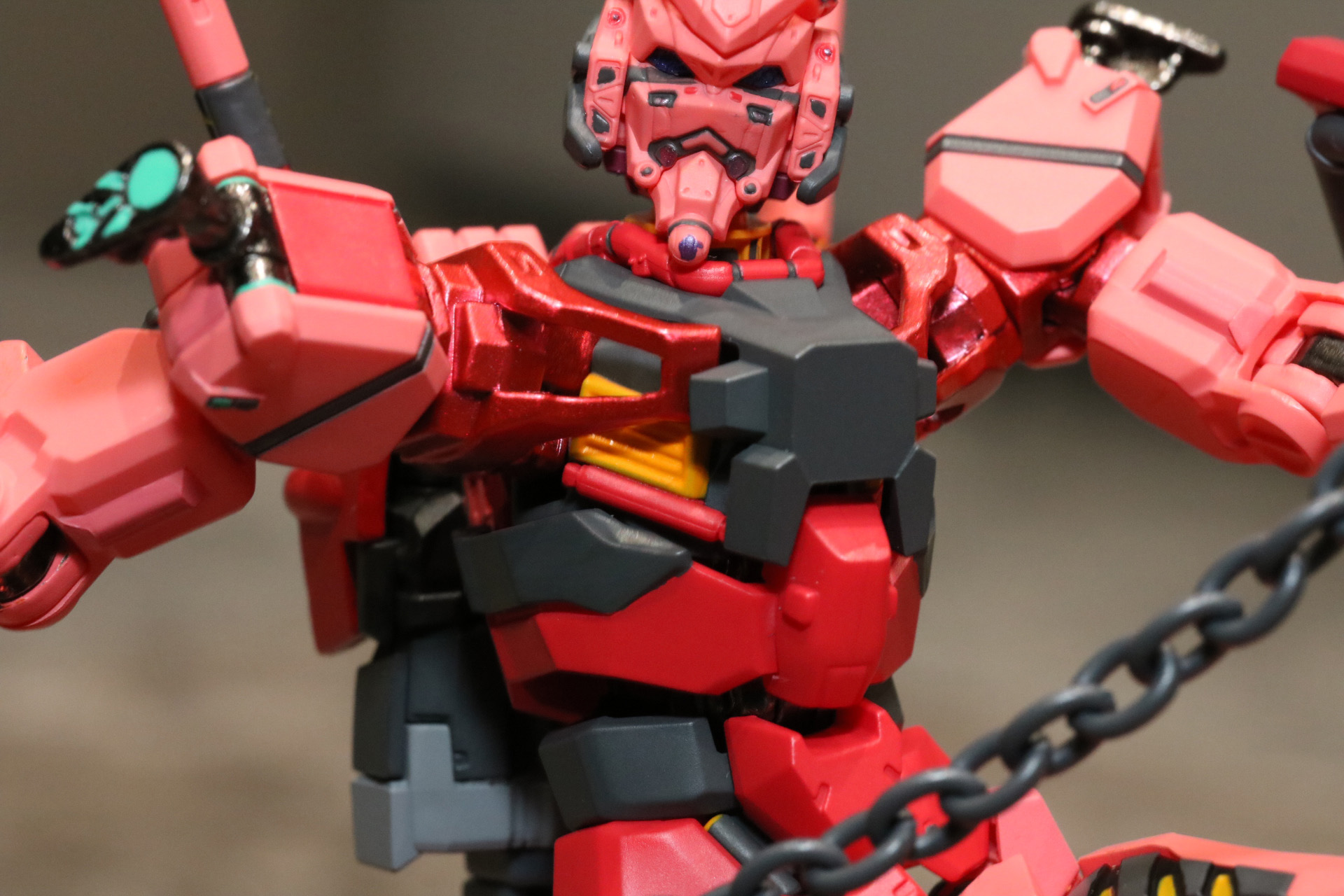 目を引く赤色も複数使用され、メリハリのある印象<br />※画像は試作品を使用しています