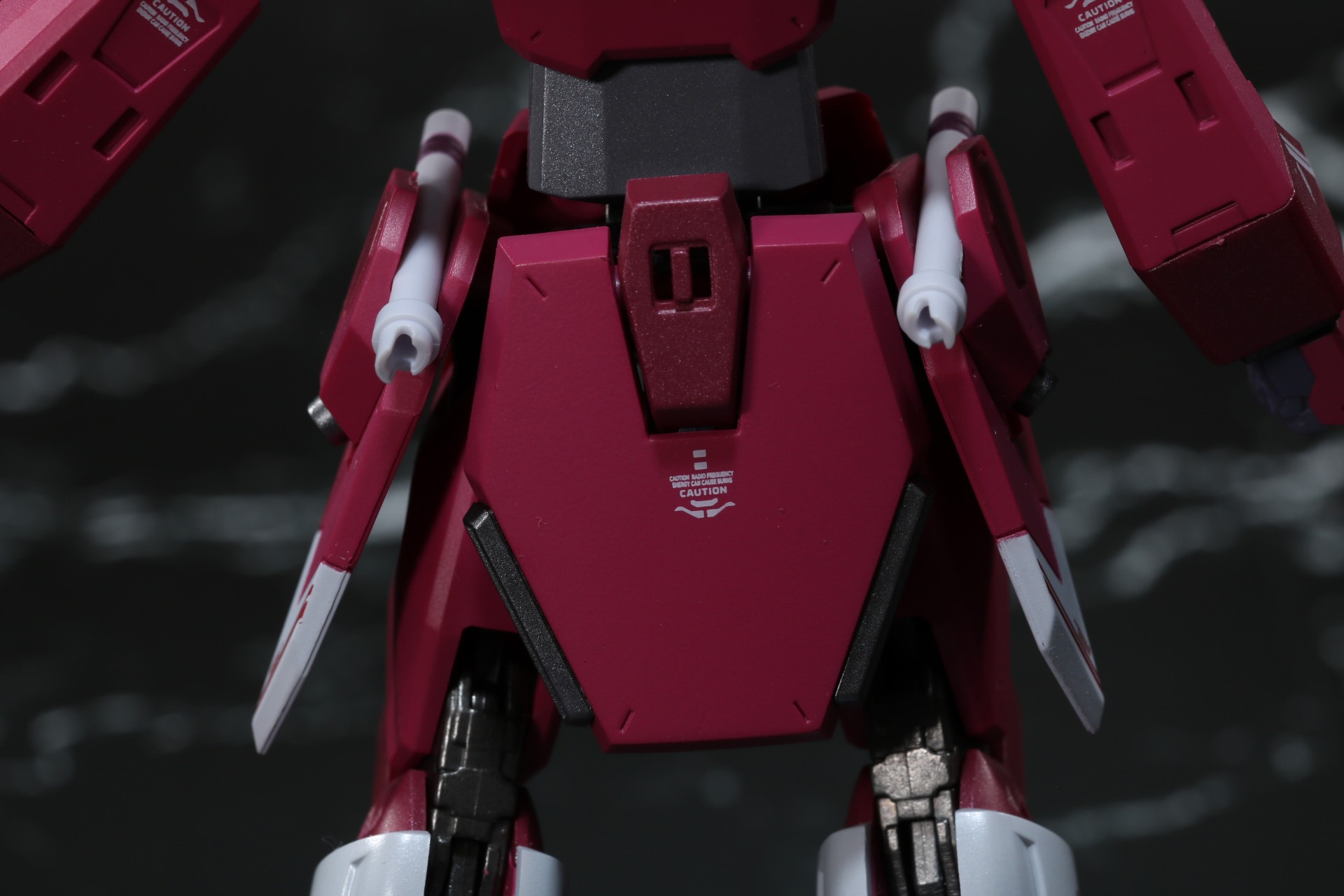 リア・アーマーにレールガンを装着