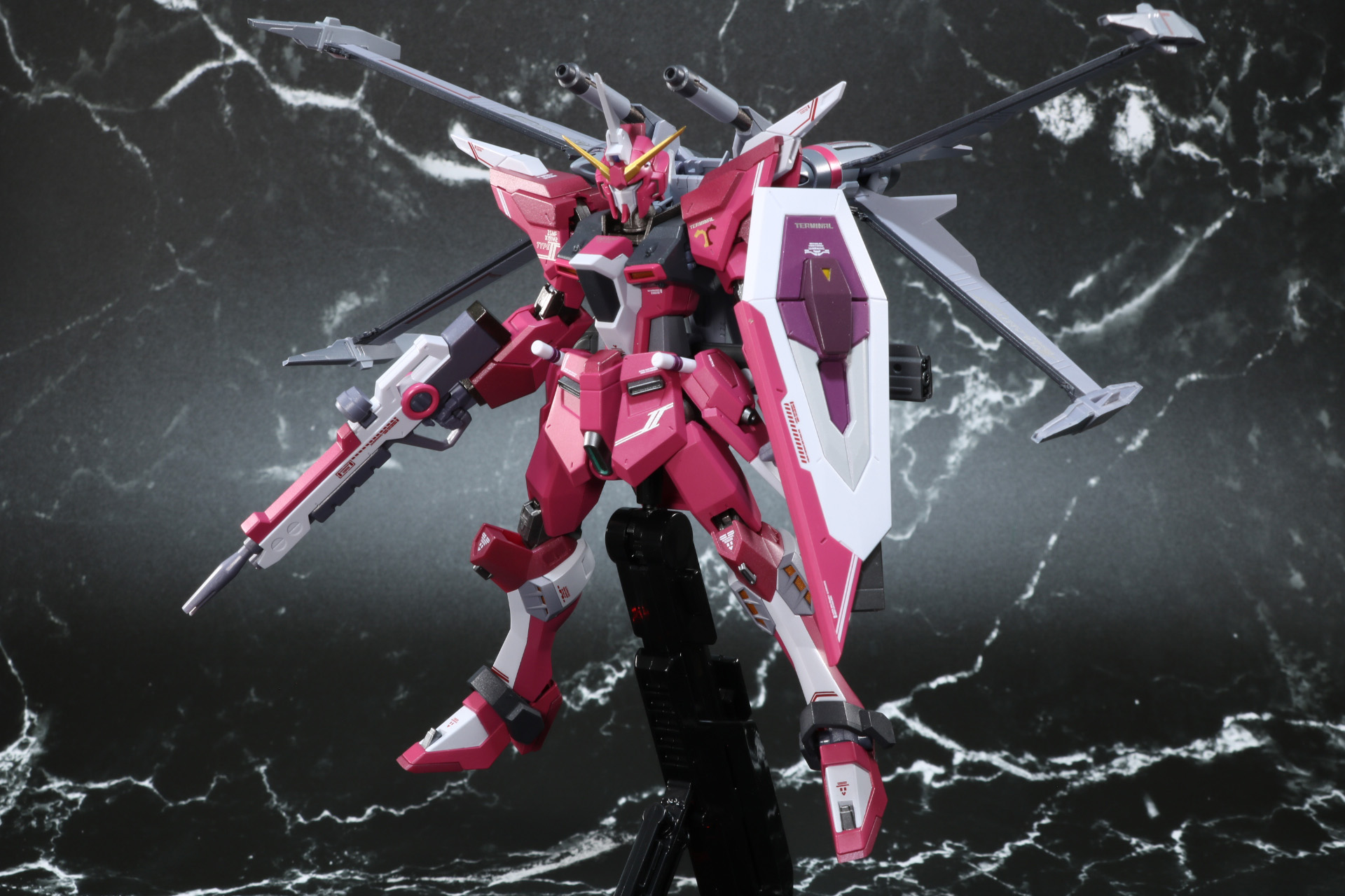 赤い装甲が映える「METAL ROBOT魂 ＜SIDE MS＞ インフィニットジャスティスガンダム弐式」